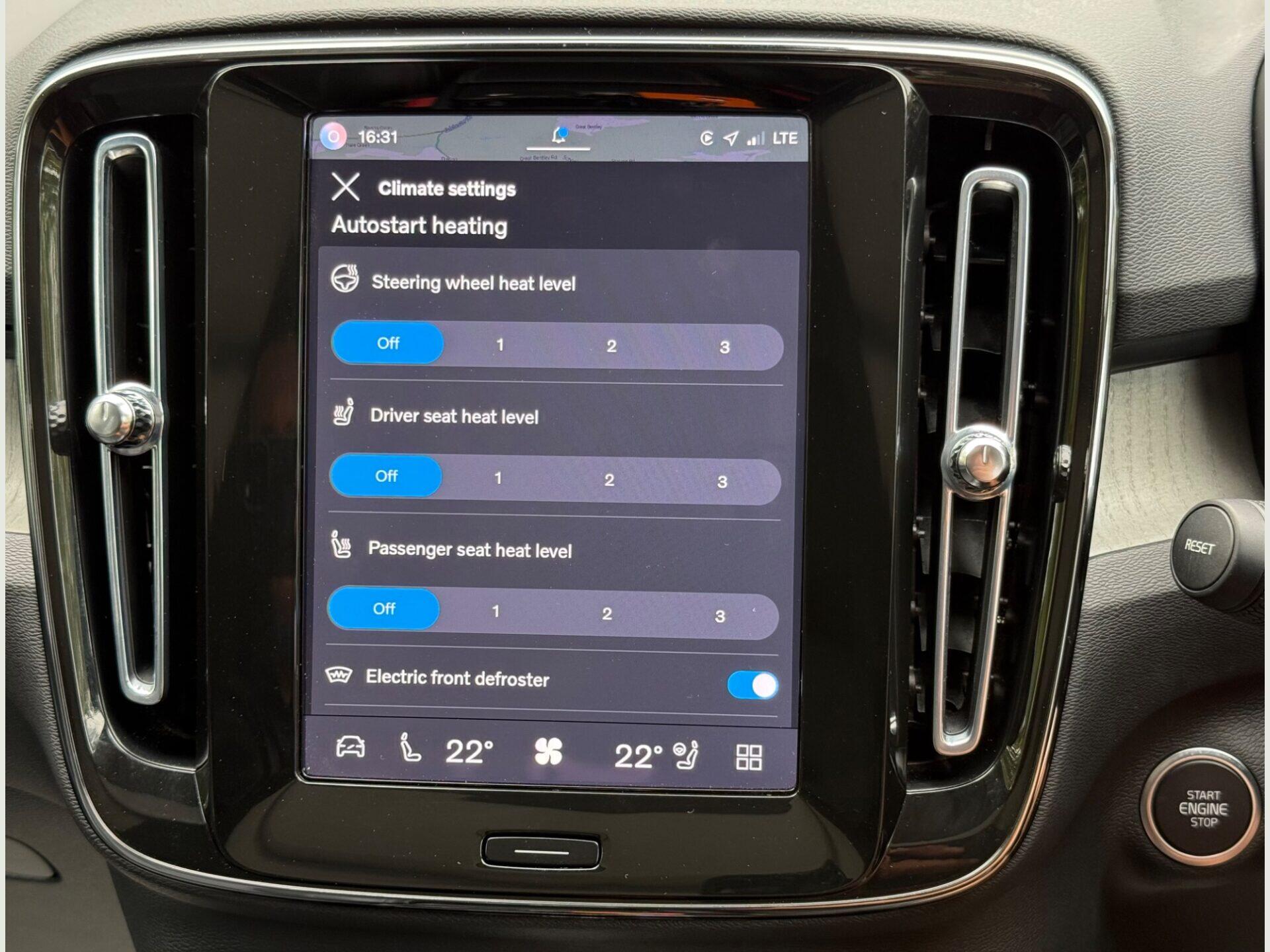 Volvo XC40 view 45