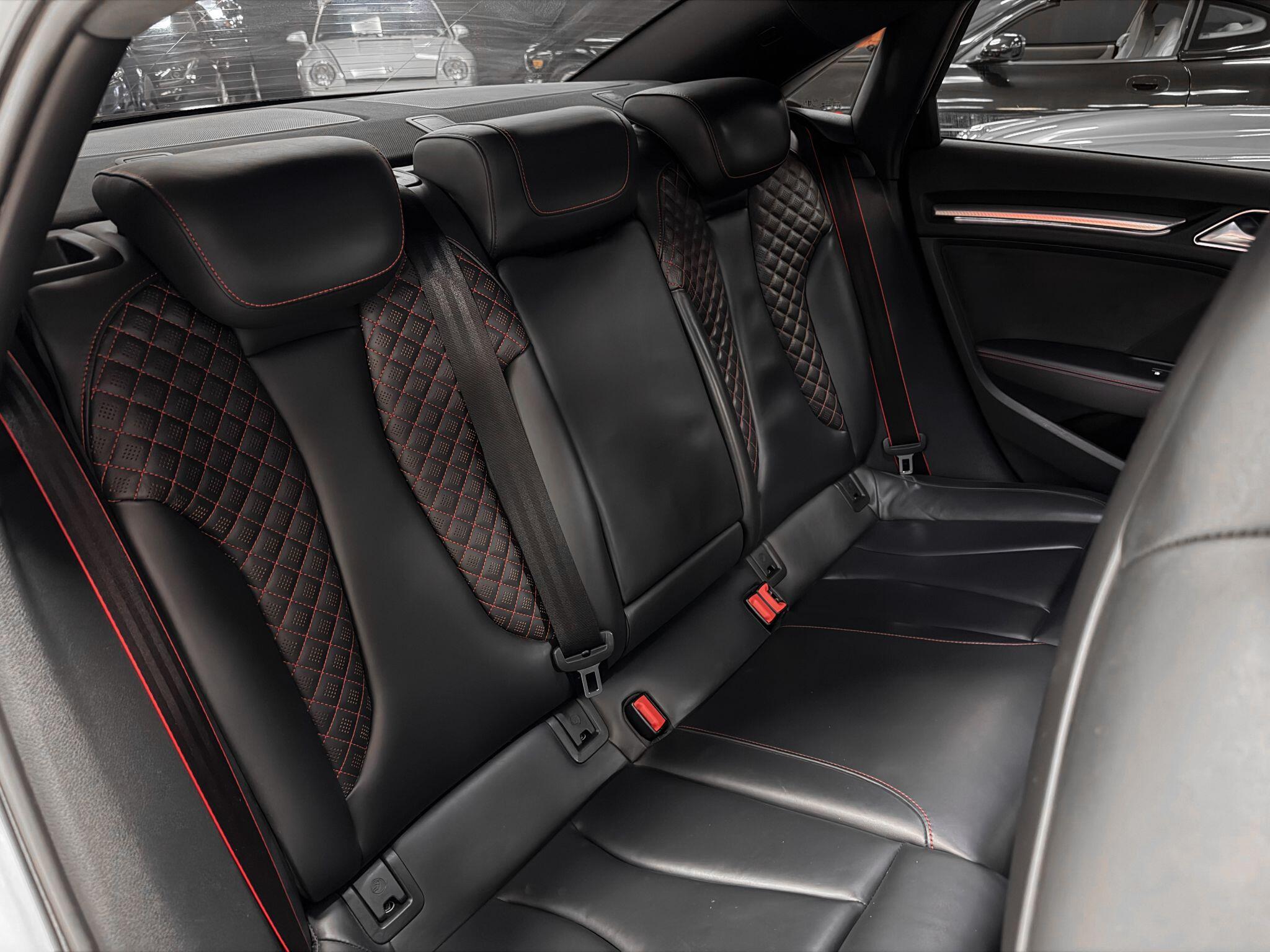Audi RS3 view 32
