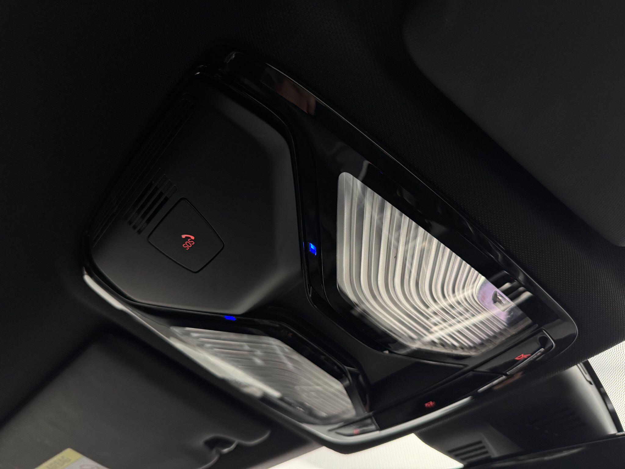 BMW 3 Series view 22