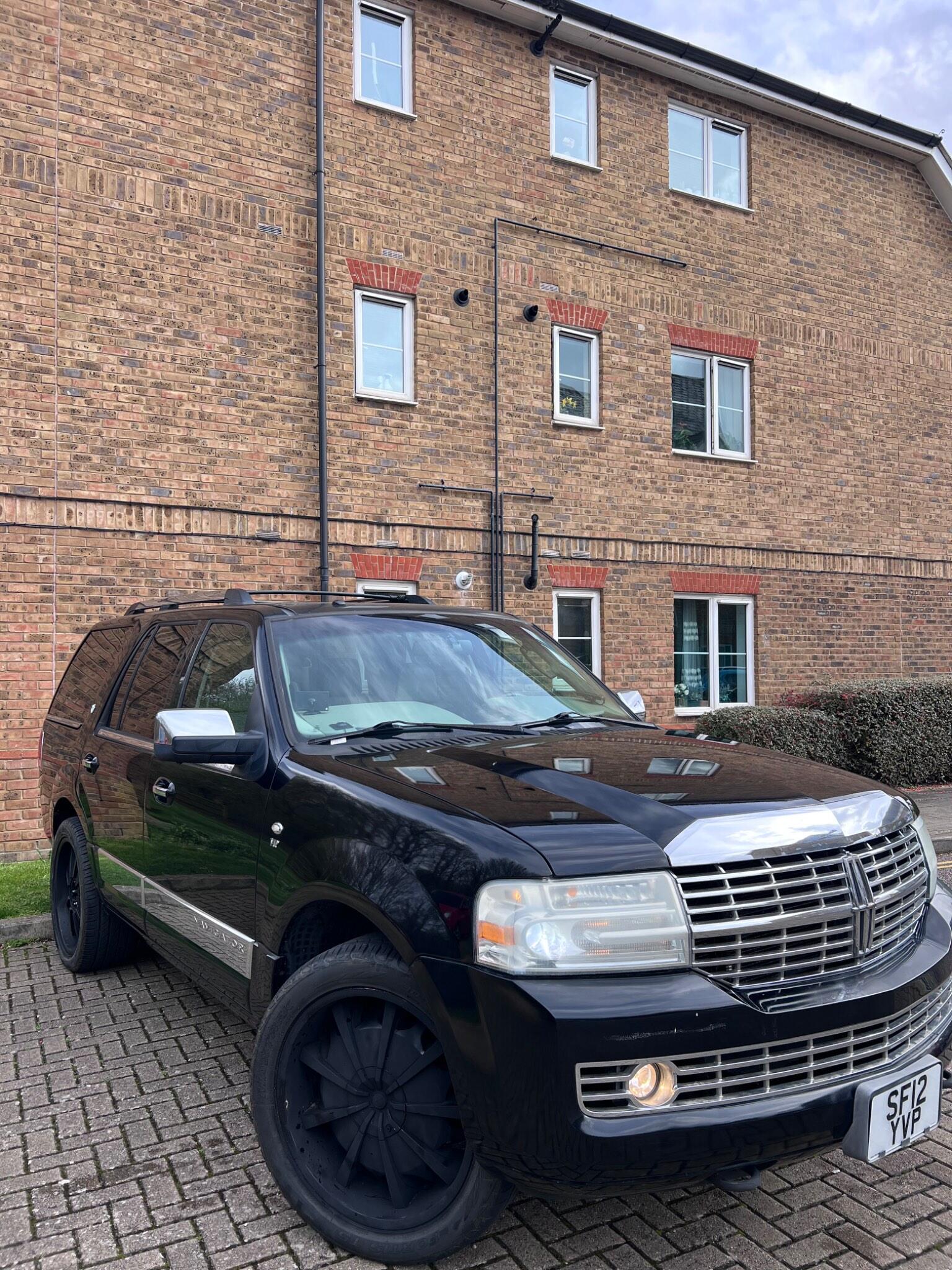 Lincoln Navigator