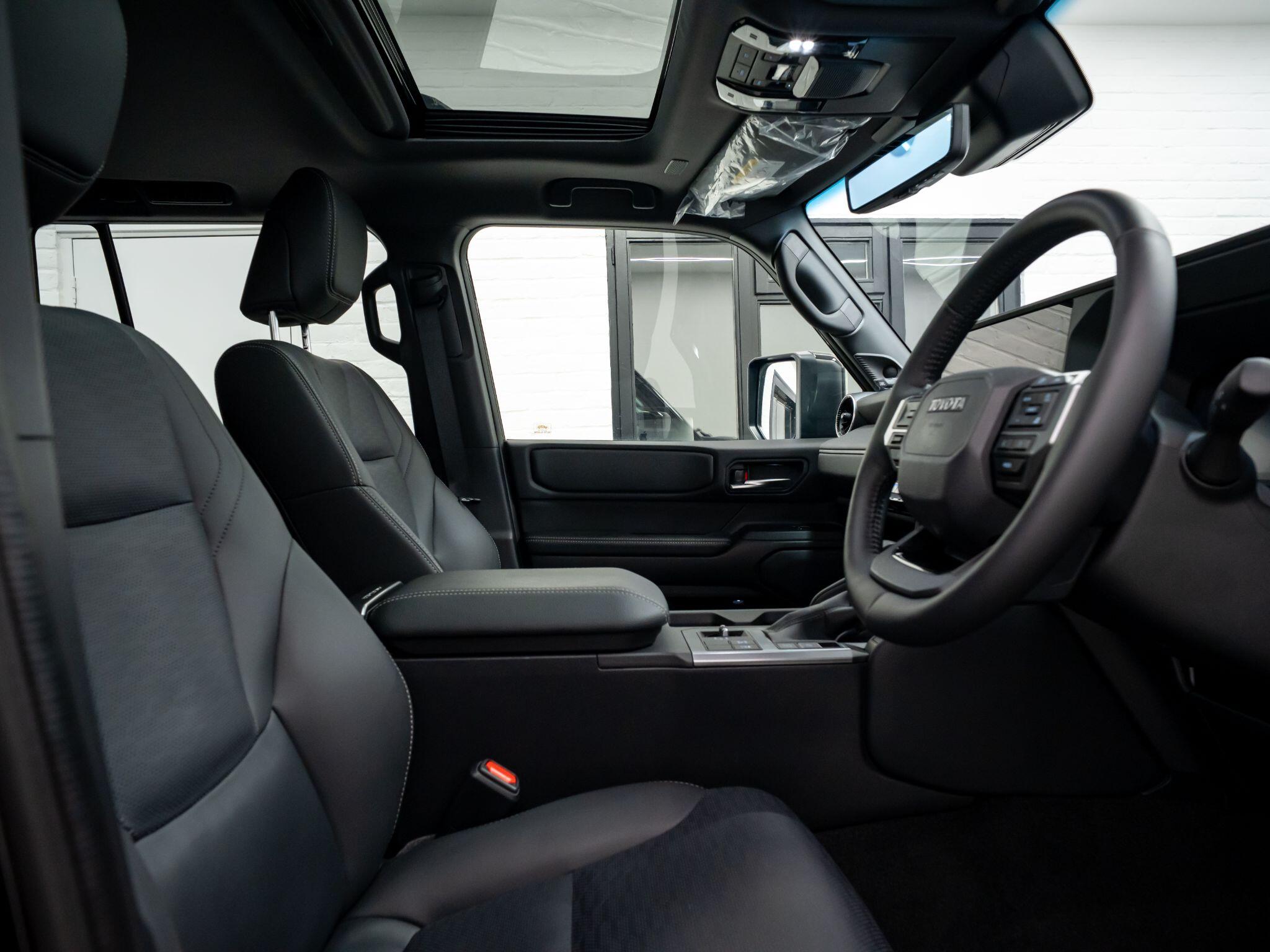 Toyota Land Cruiser view 26
