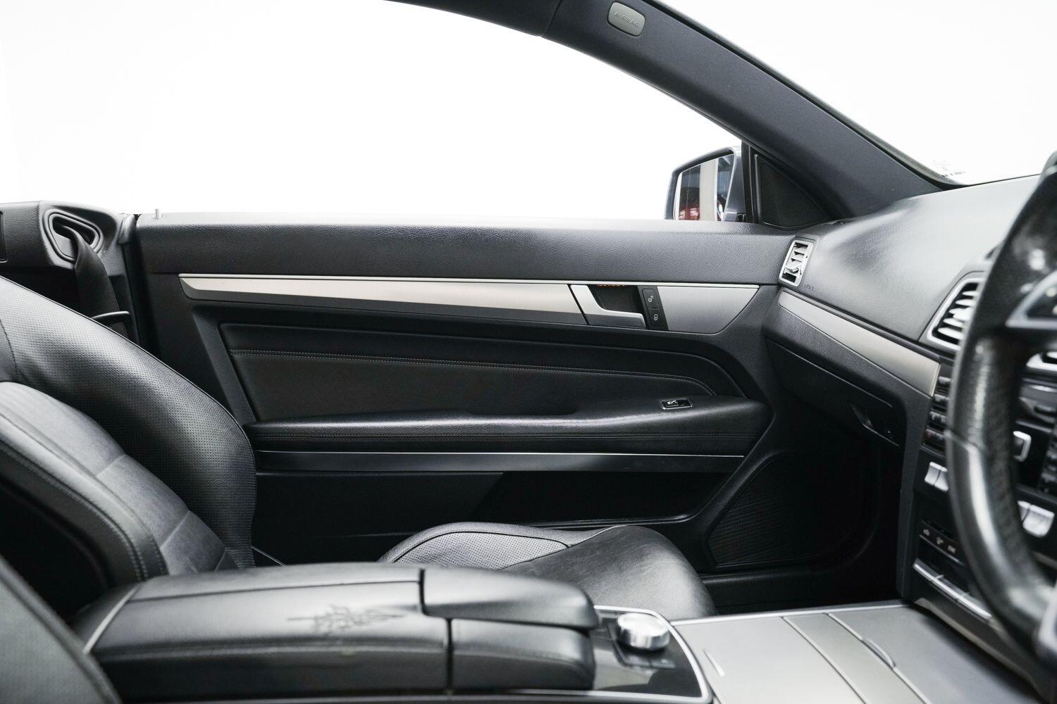 Mercedes-Benz E Class view 18