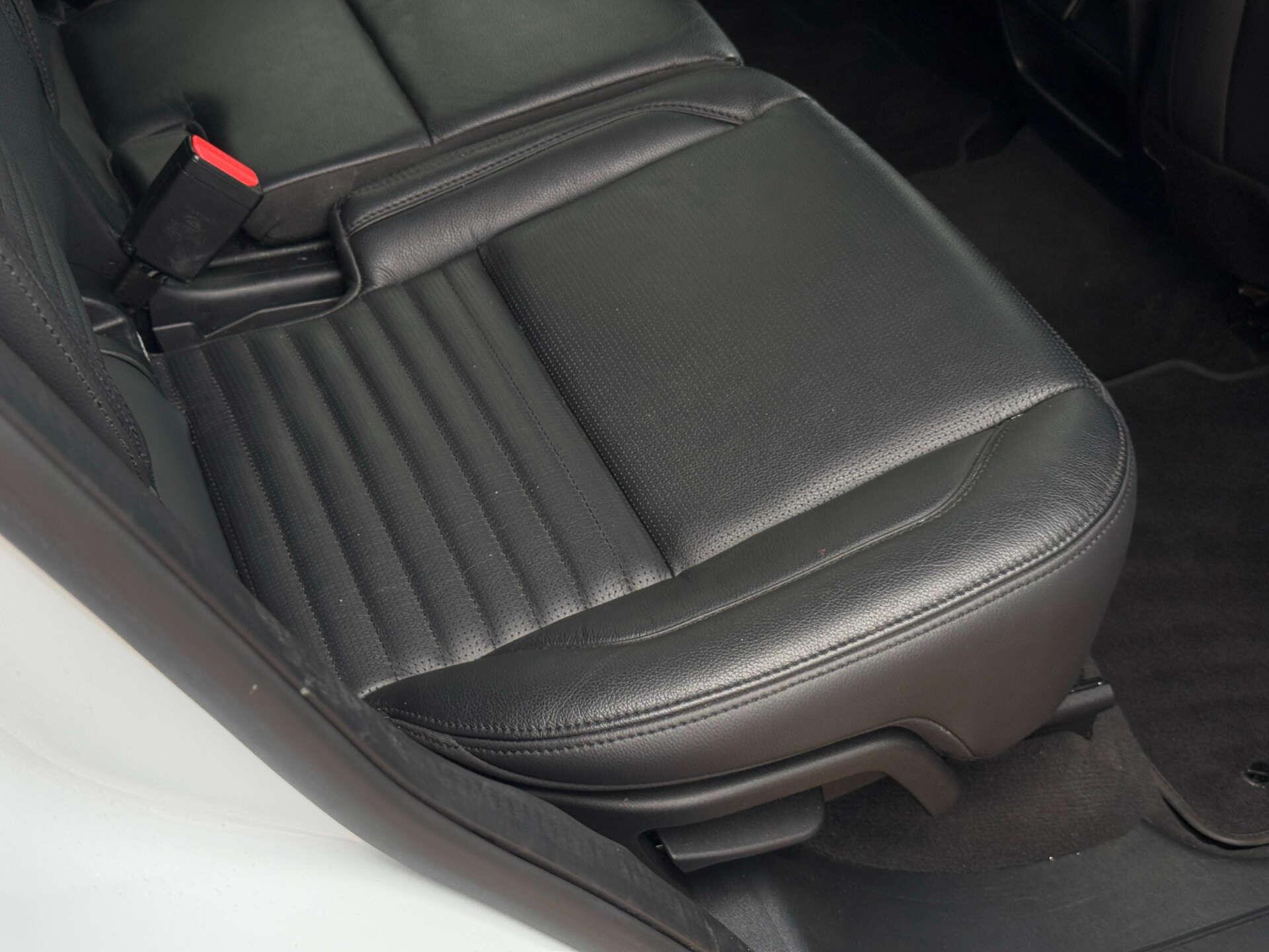 Land Rover Discovery Sport view 26