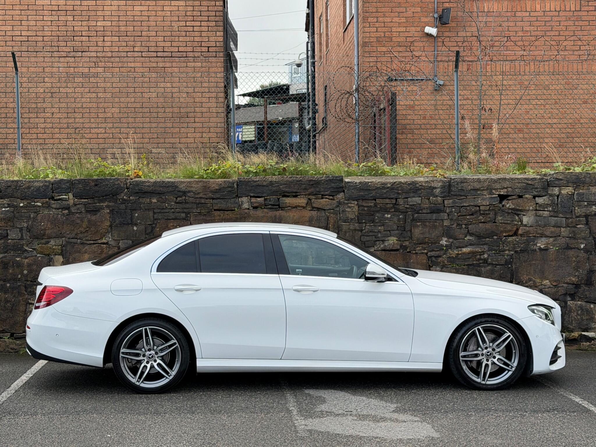 Mercedes-Benz E-Class view 8