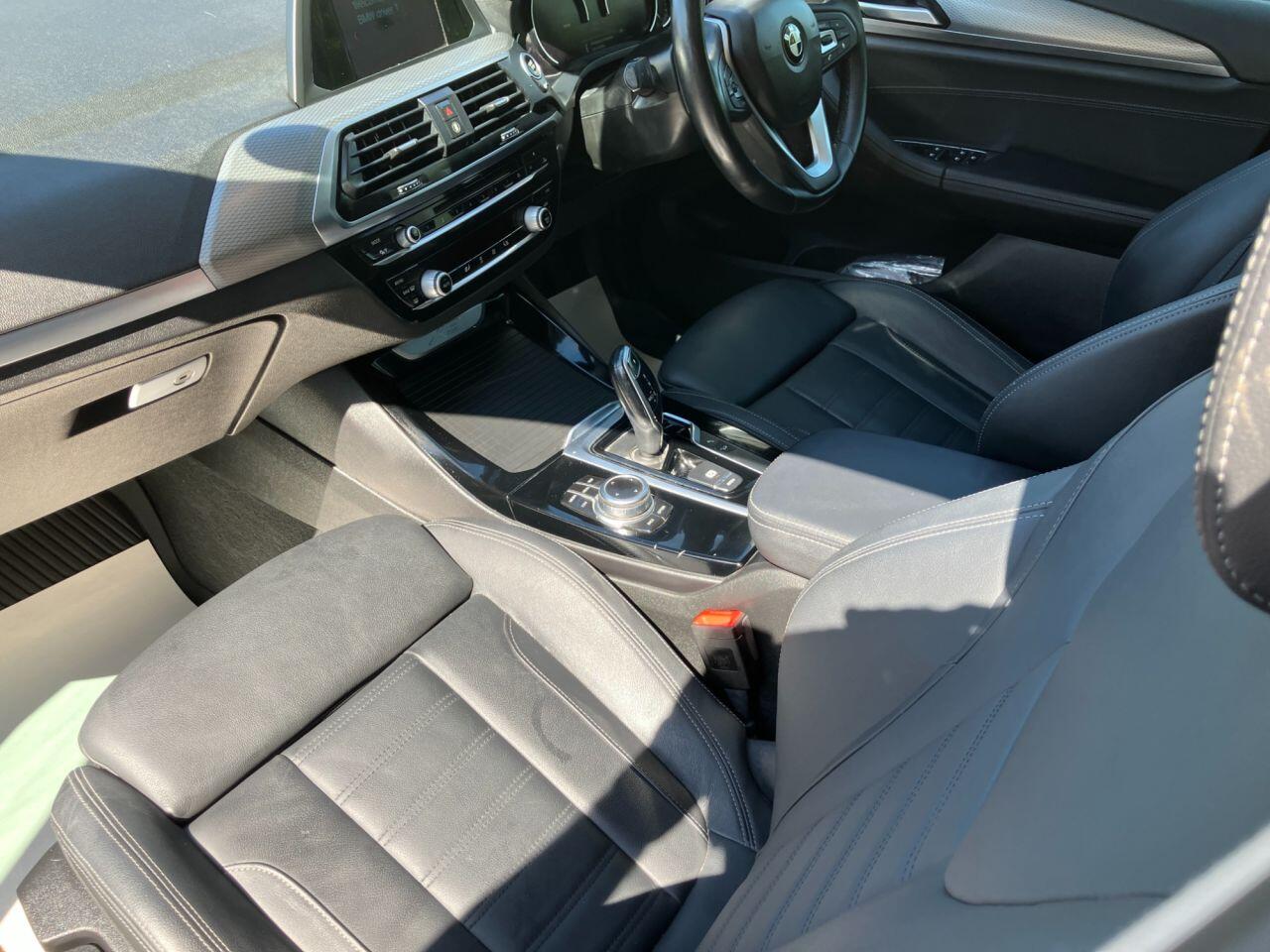 BMW X3 view 24