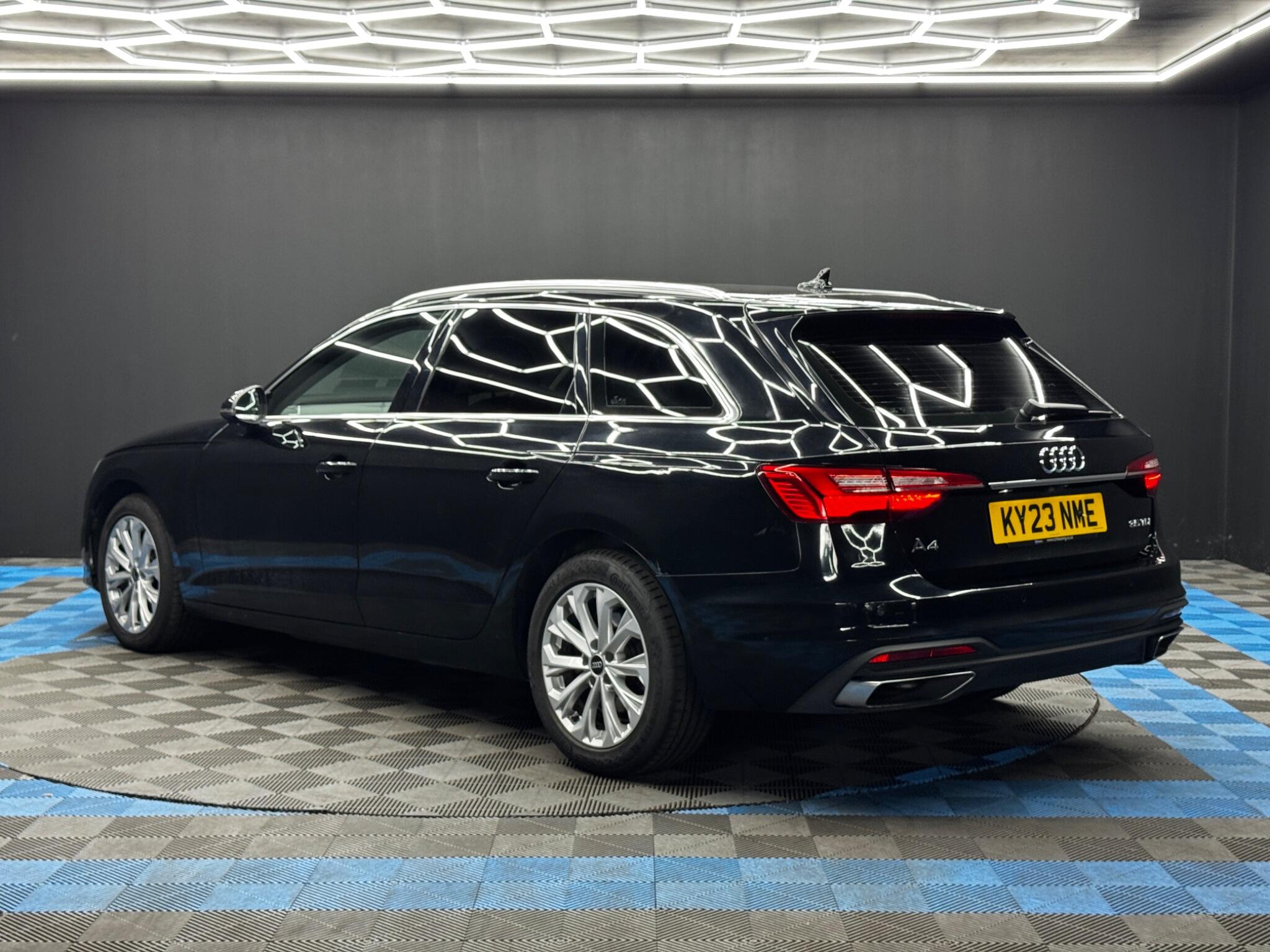 Audi A4 view 7