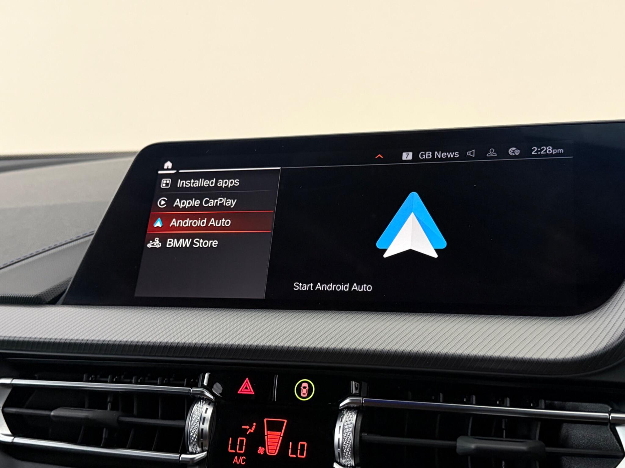 BMW 1 Series view 25