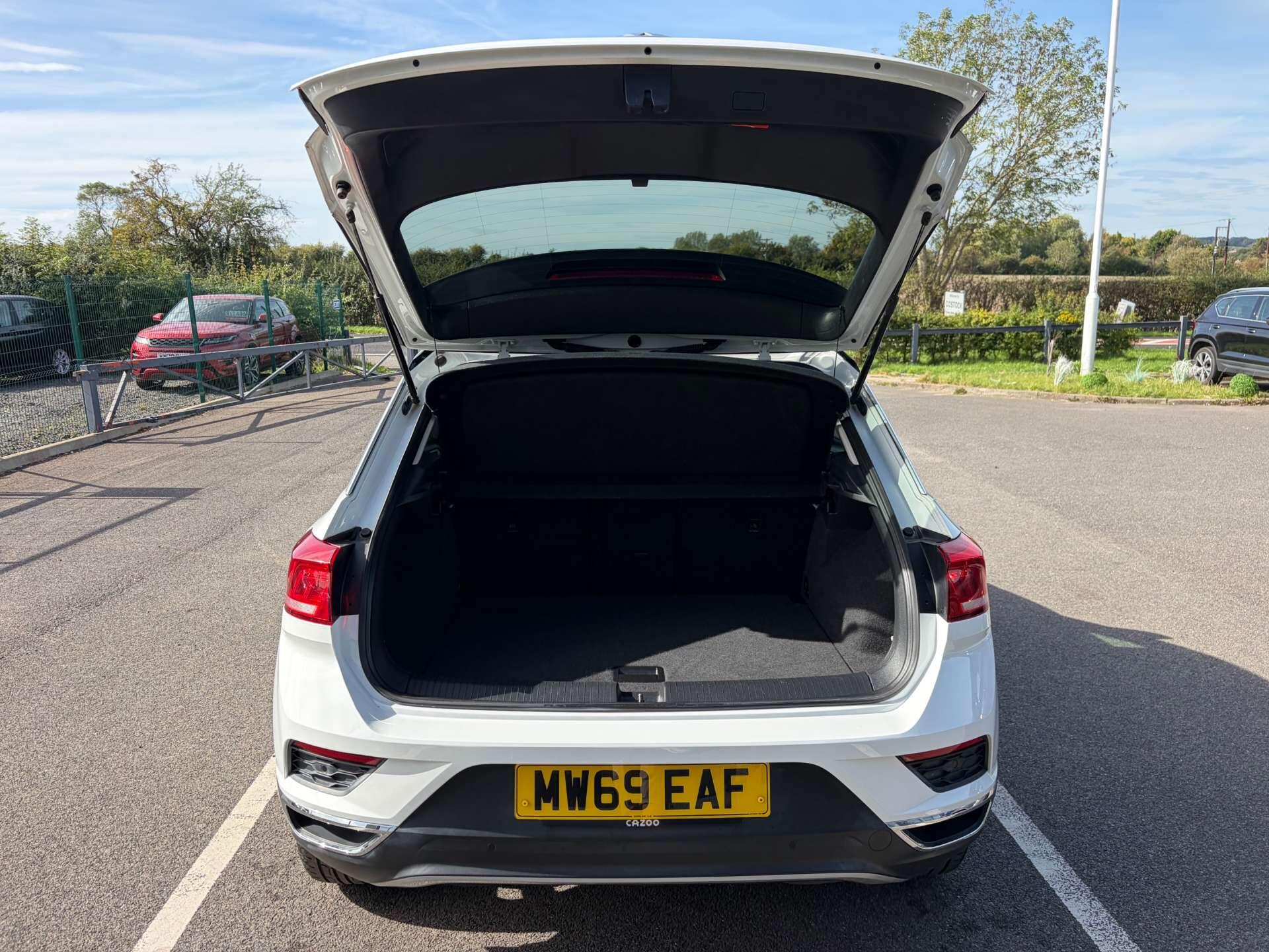 Volkswagen T-Roc view 24