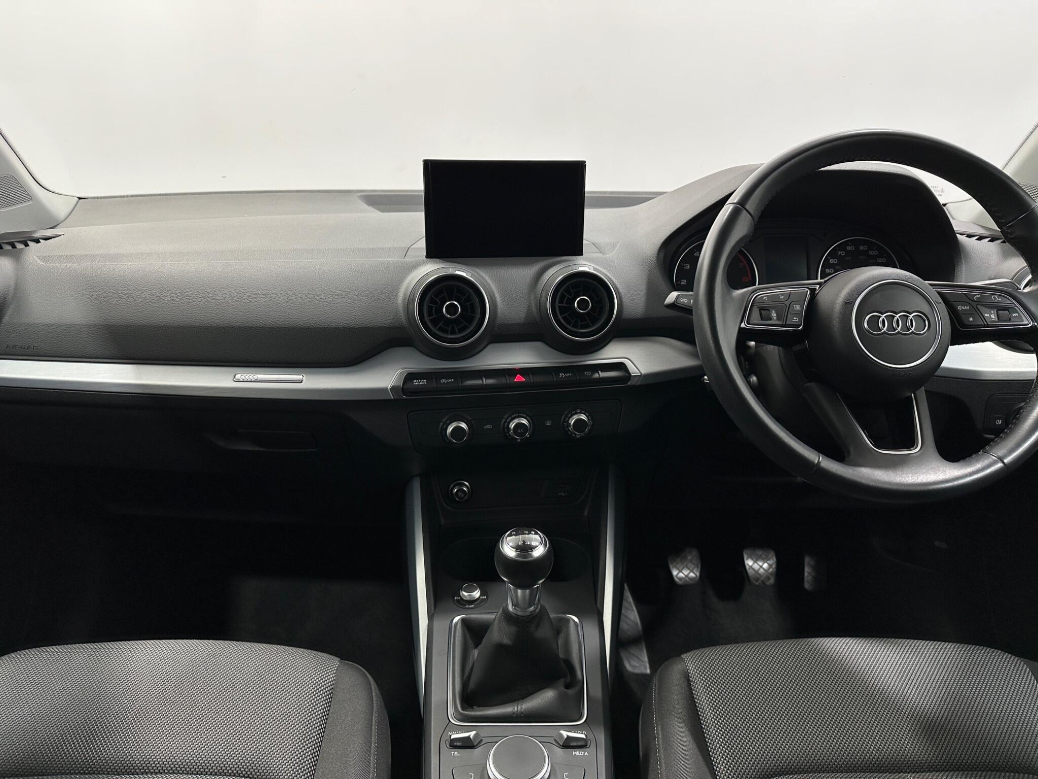 Audi Q2 view 20