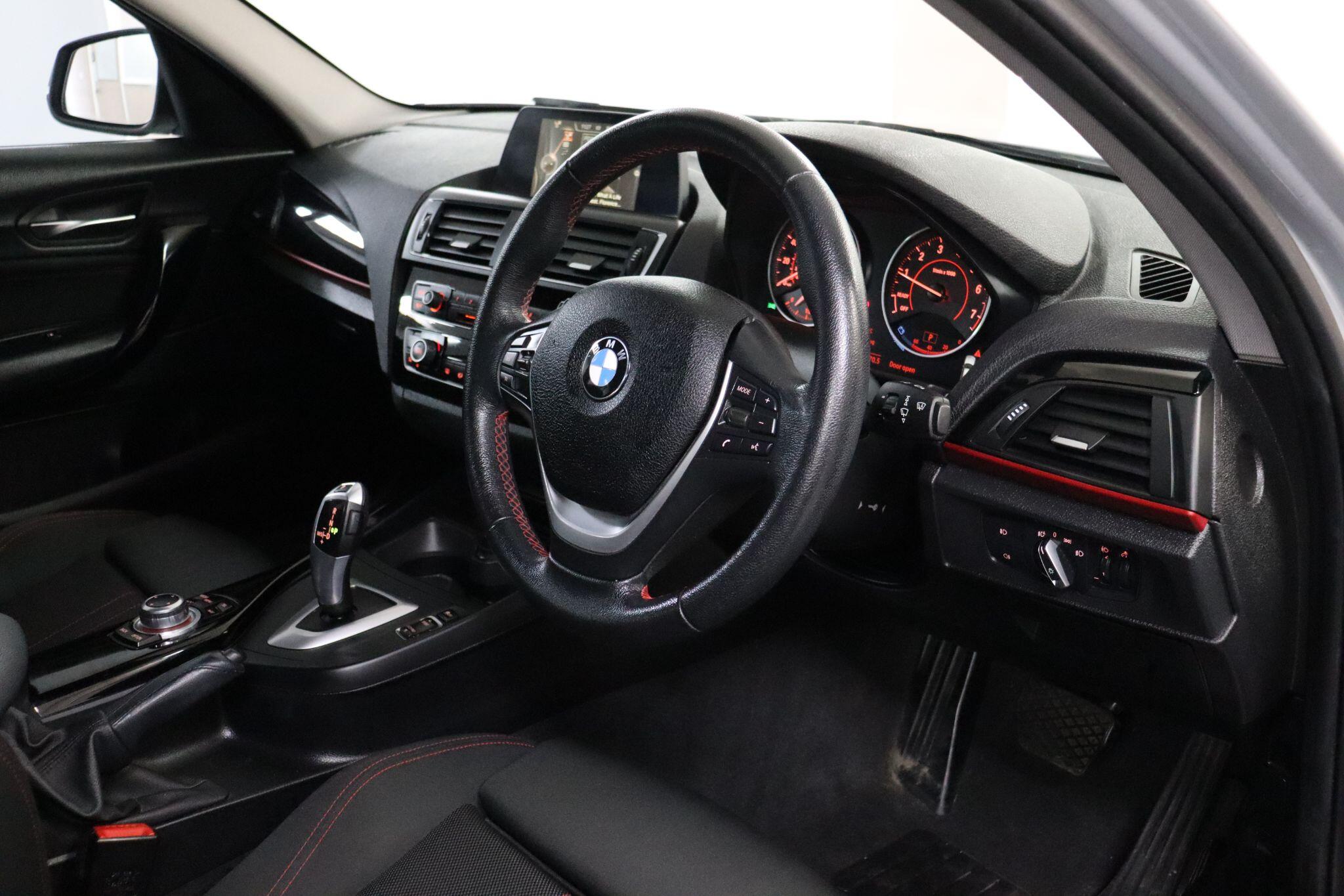 BMW 1 Series view 5