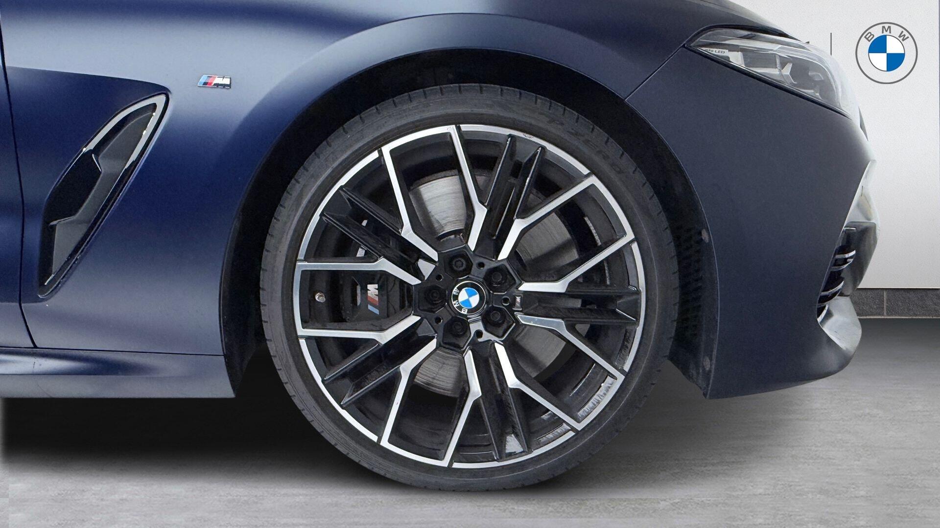 BMW 8 Series view 14