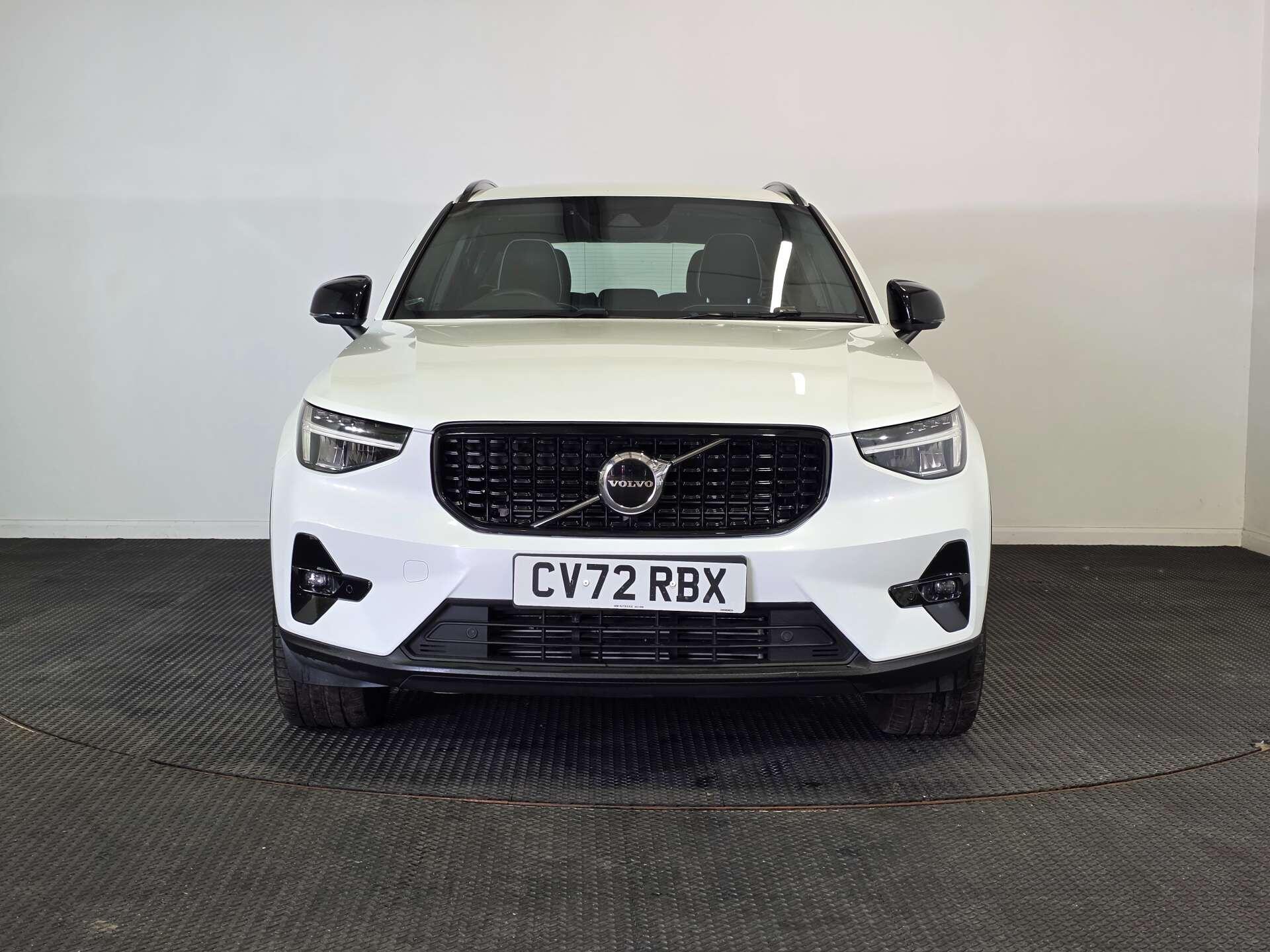 Volvo XC40 view 2