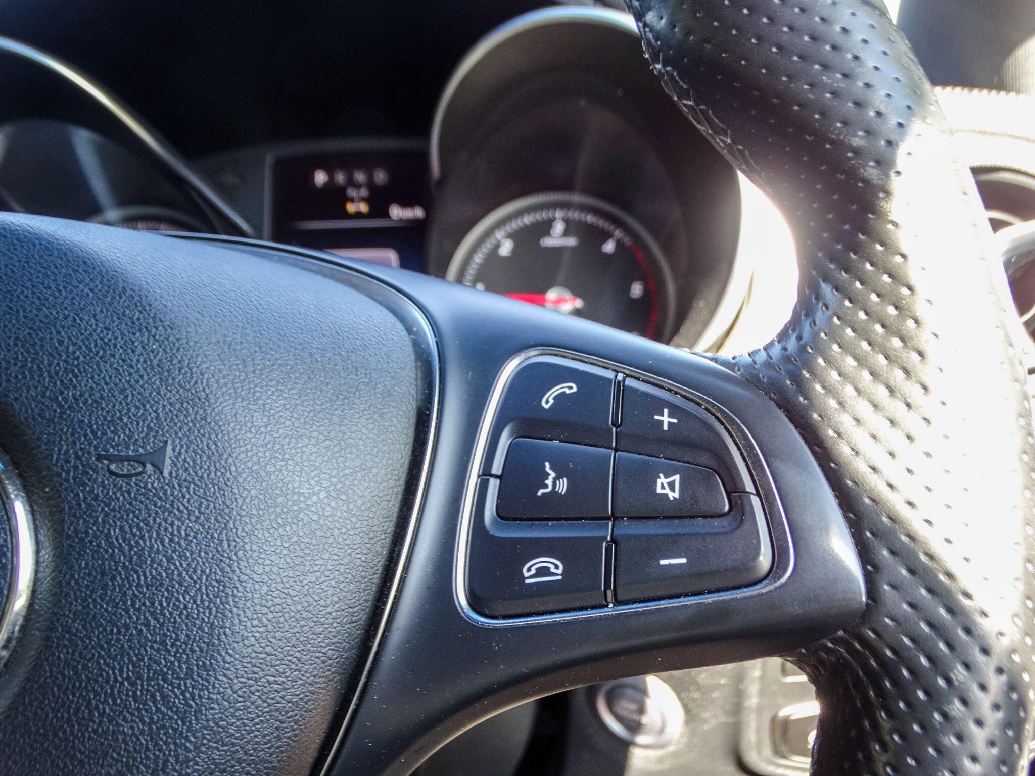 Mercedes-Benz X Class view 30