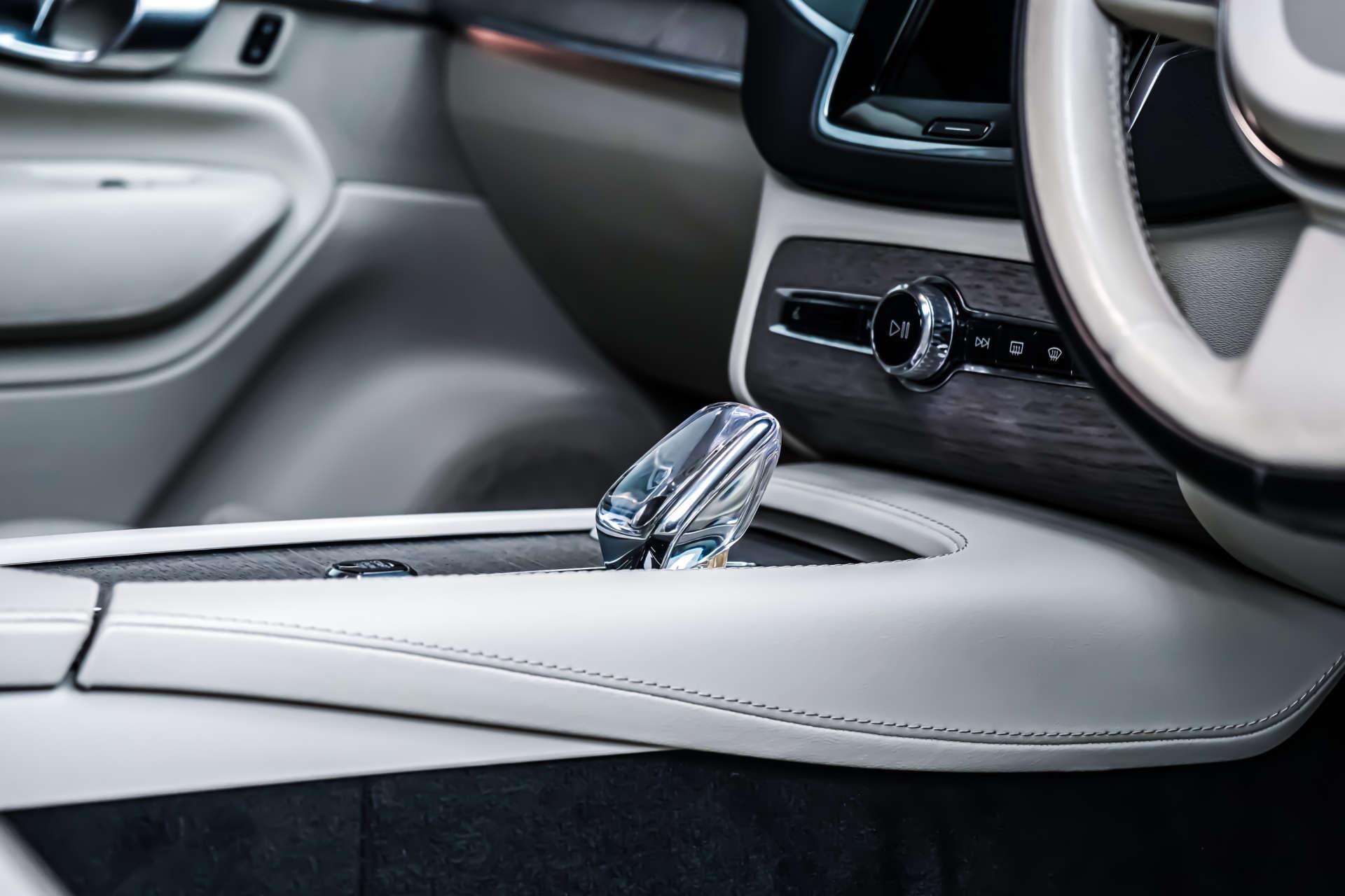 Volvo XC90 view 17