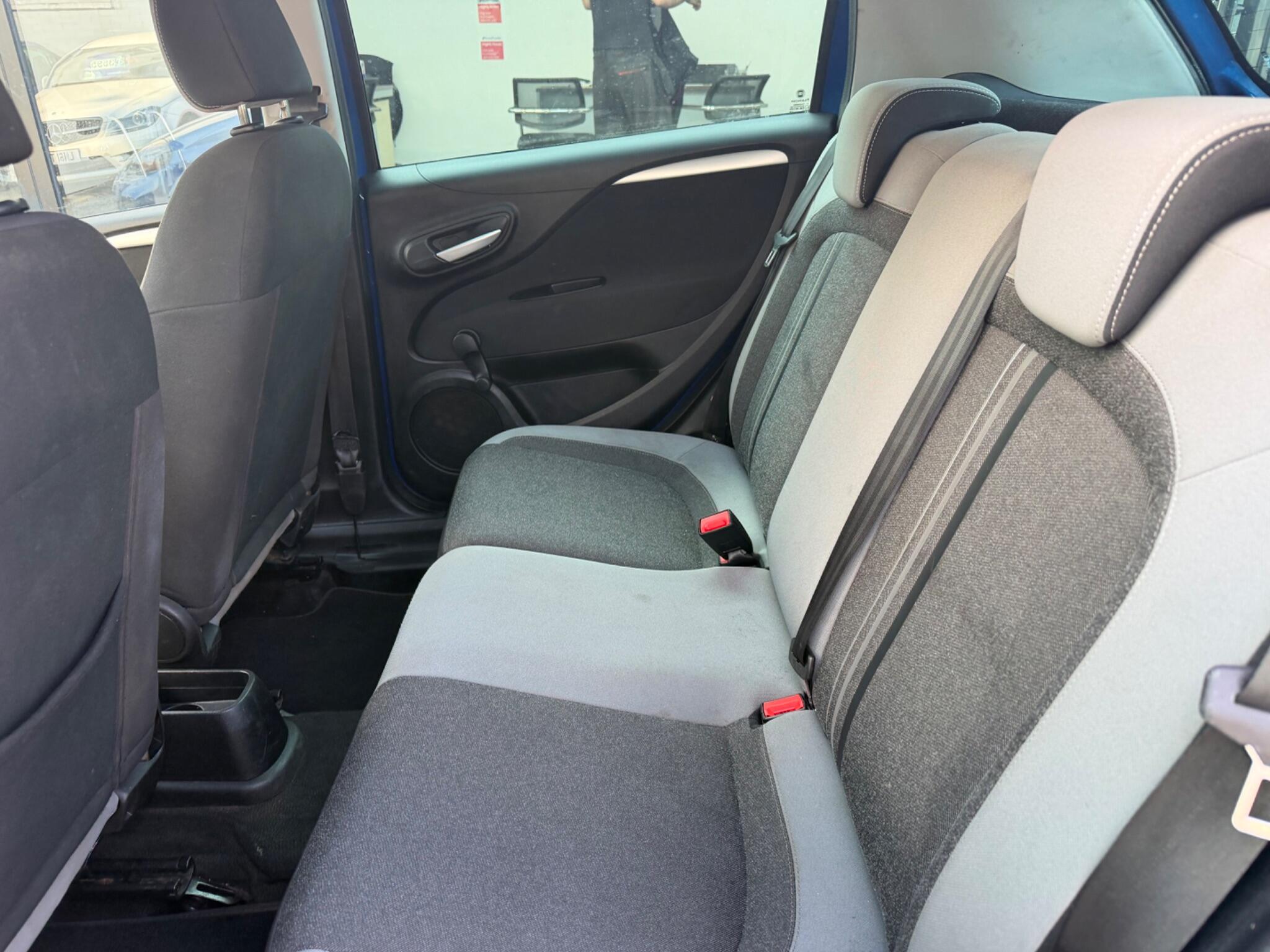 Fiat Punto view 26