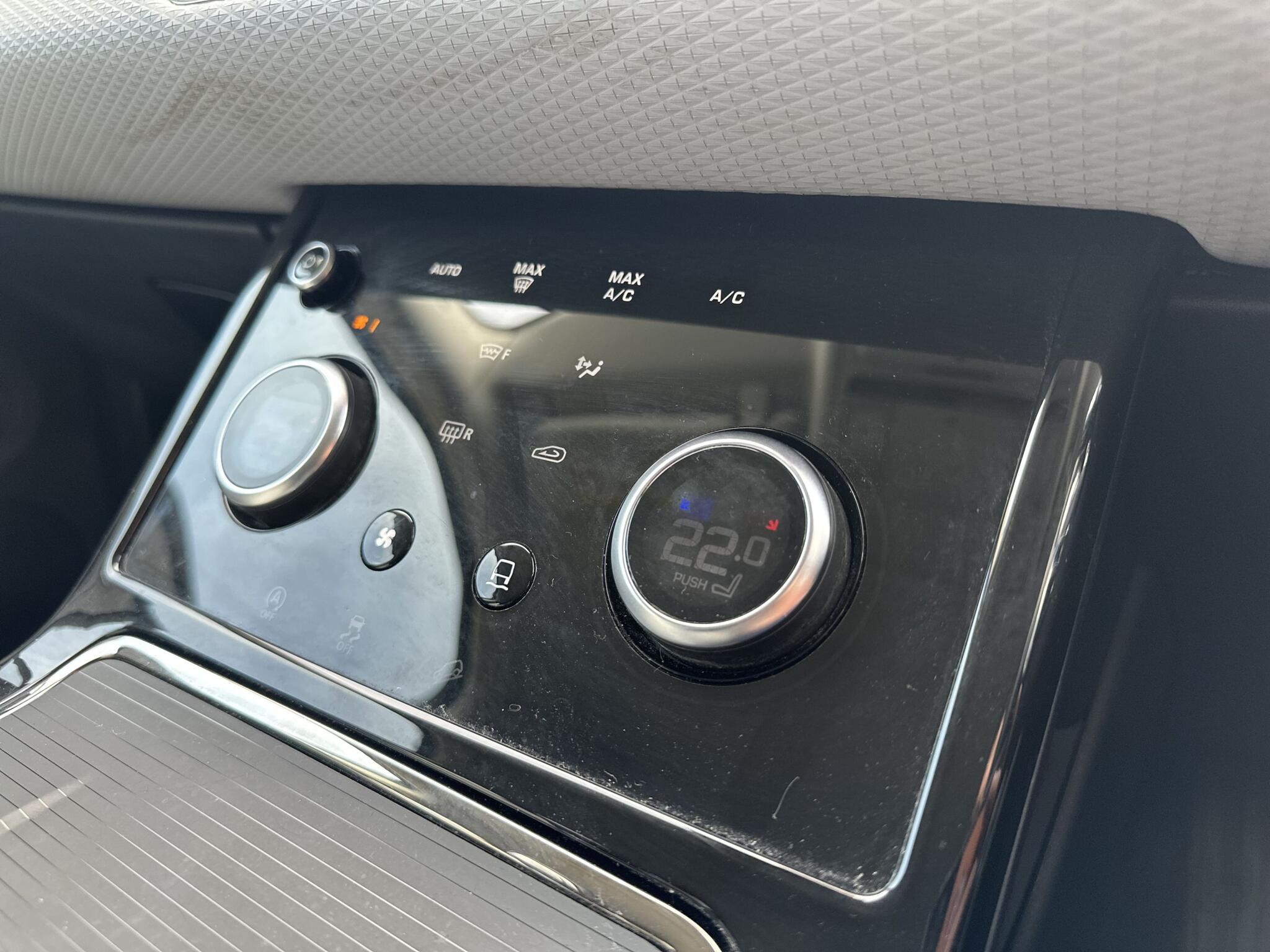 Land Rover Range Rover Evoque view 17
