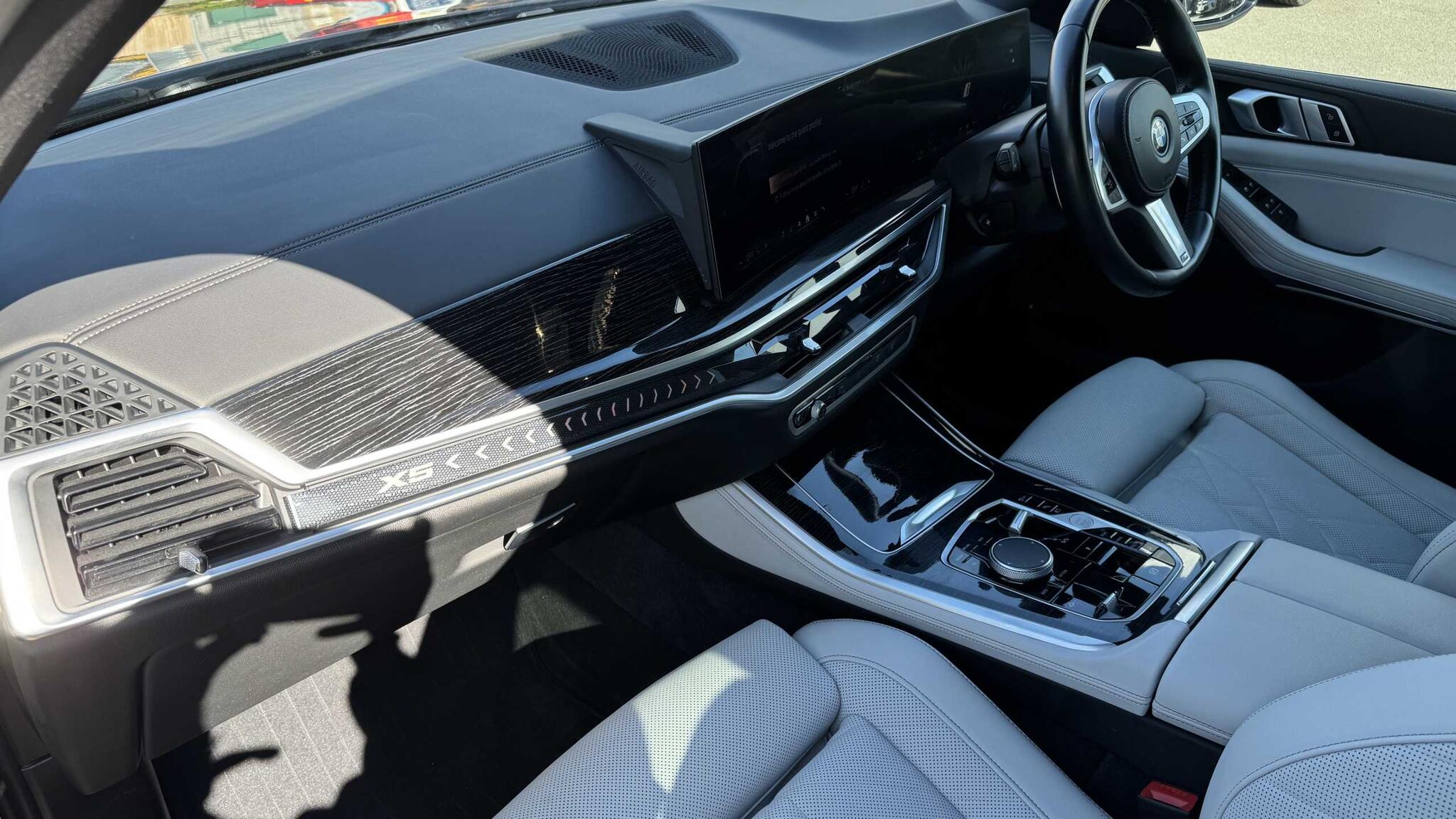 BMW X5 view 9
