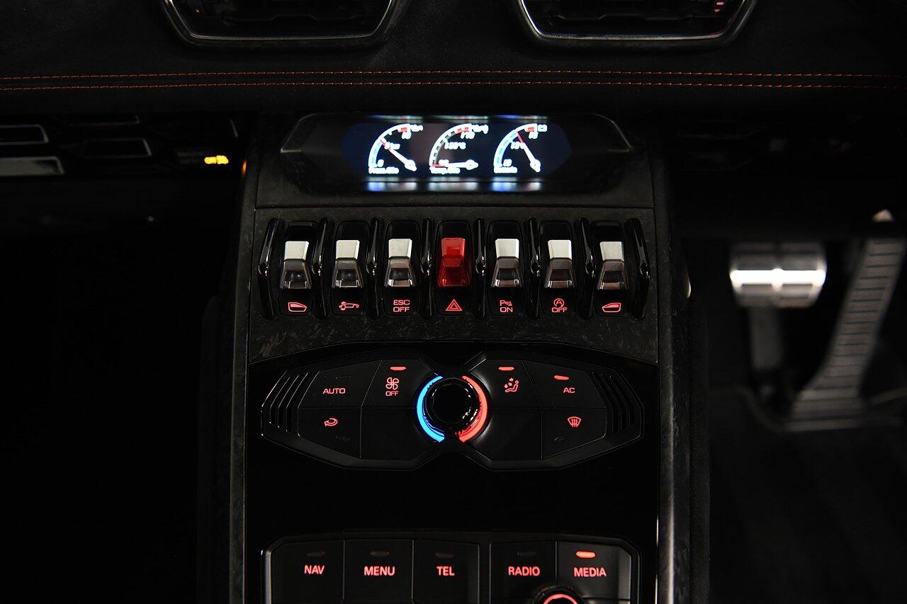 Lamborghini Huracan view 21