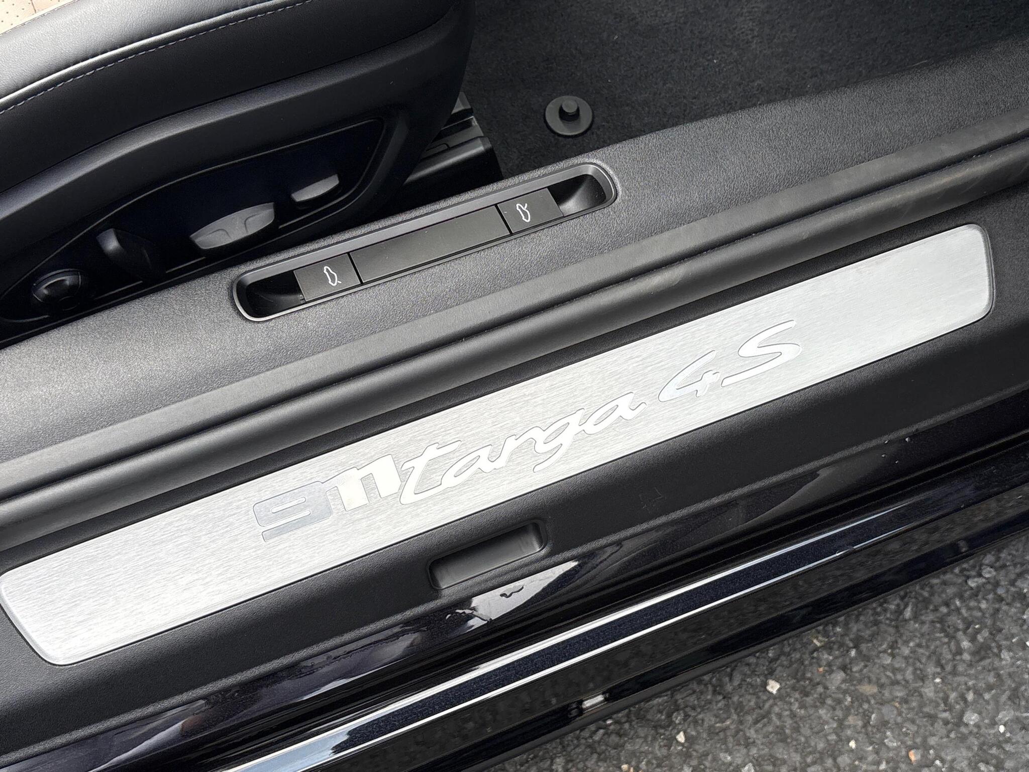 Porsche 911 view 37