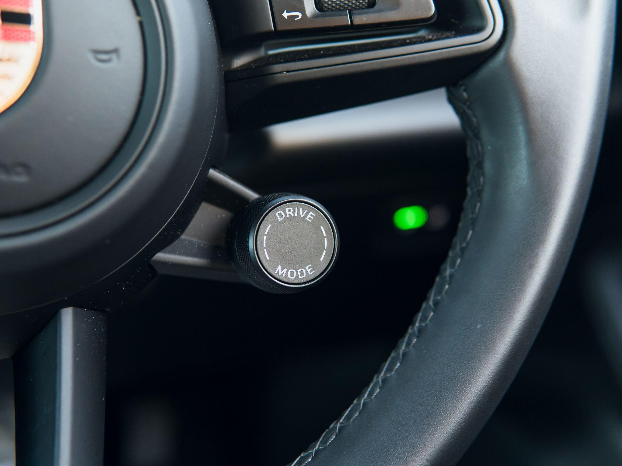 Porsche Macan view 40