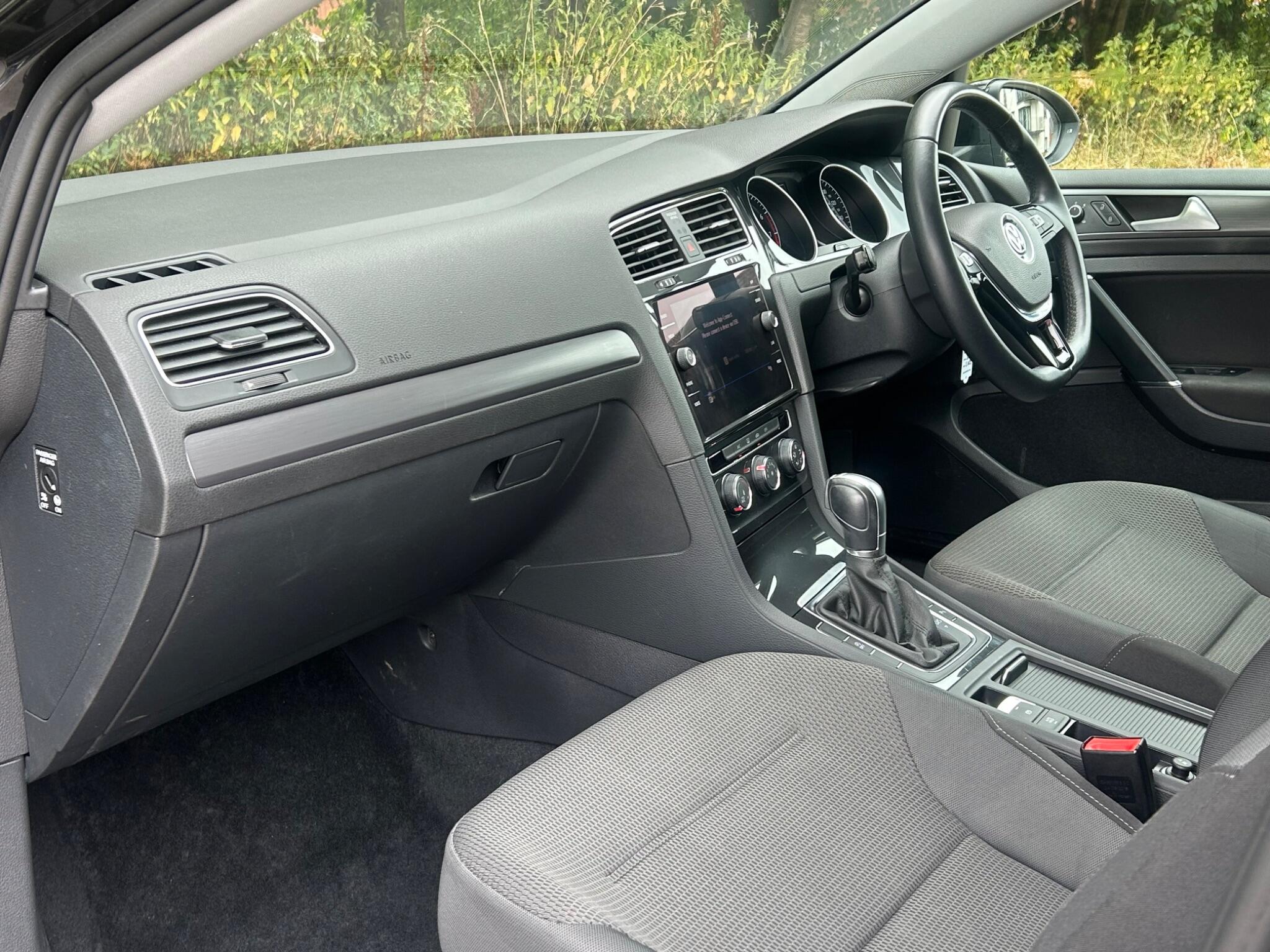 Volkswagen Golf view 12