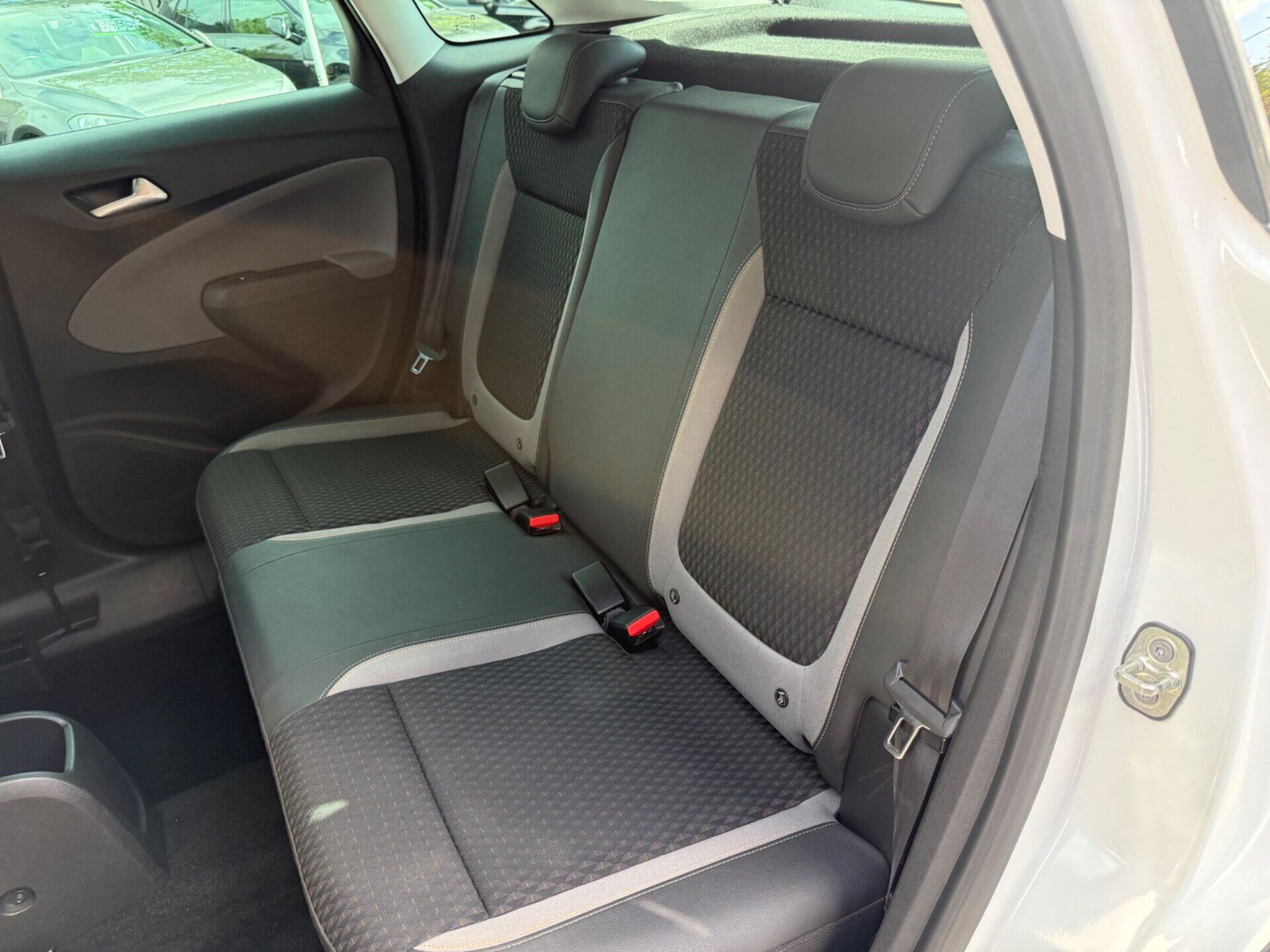 Vauxhall Crossland X view 27