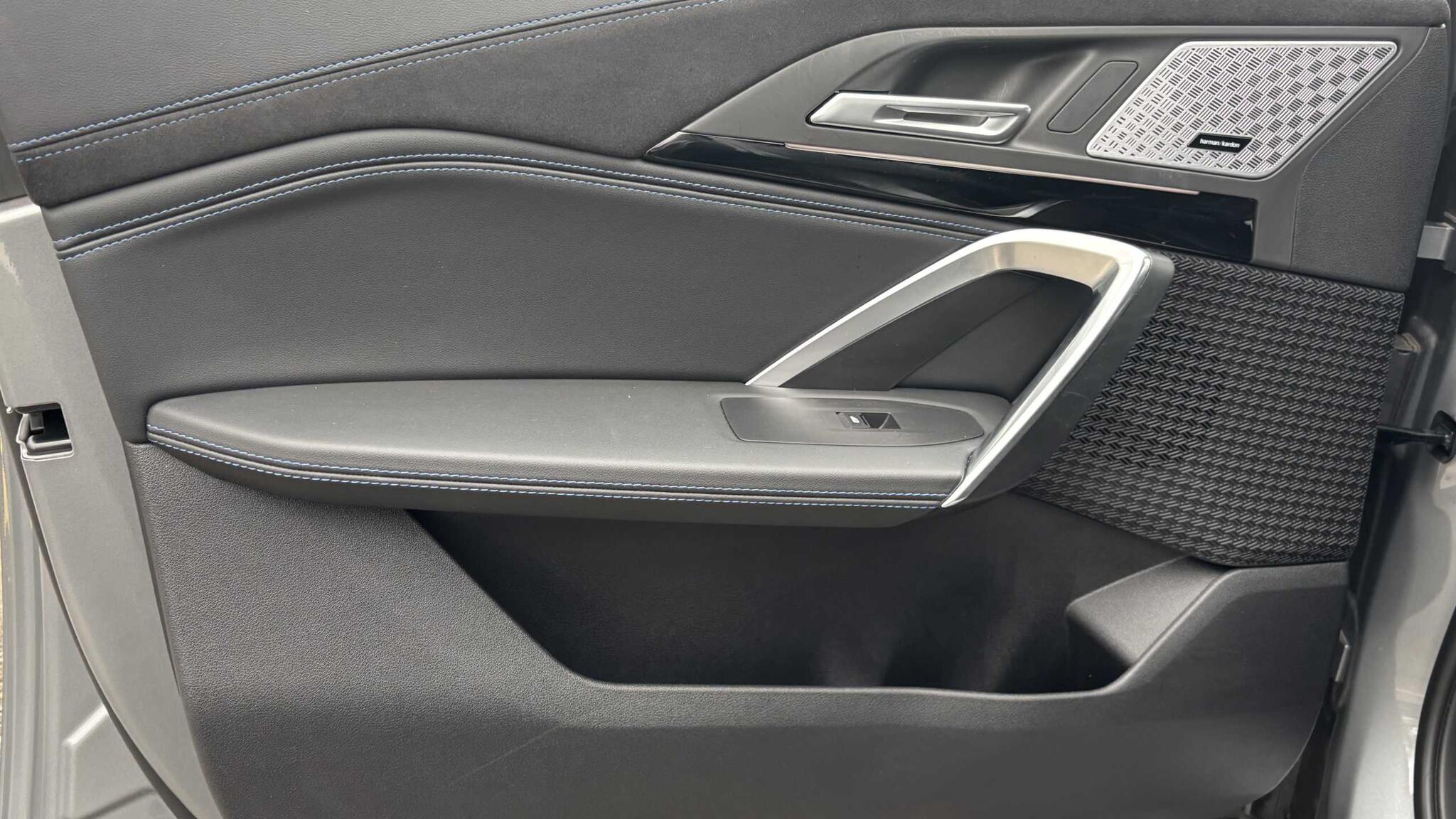 BMW X2 view 23