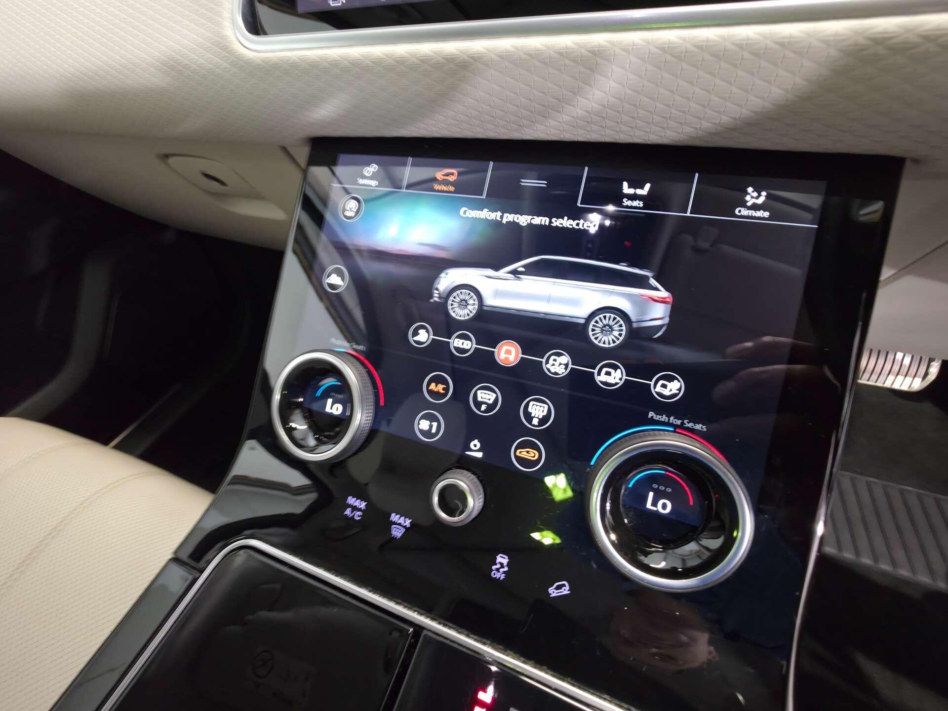 Land Rover Range Rover Velar view 32