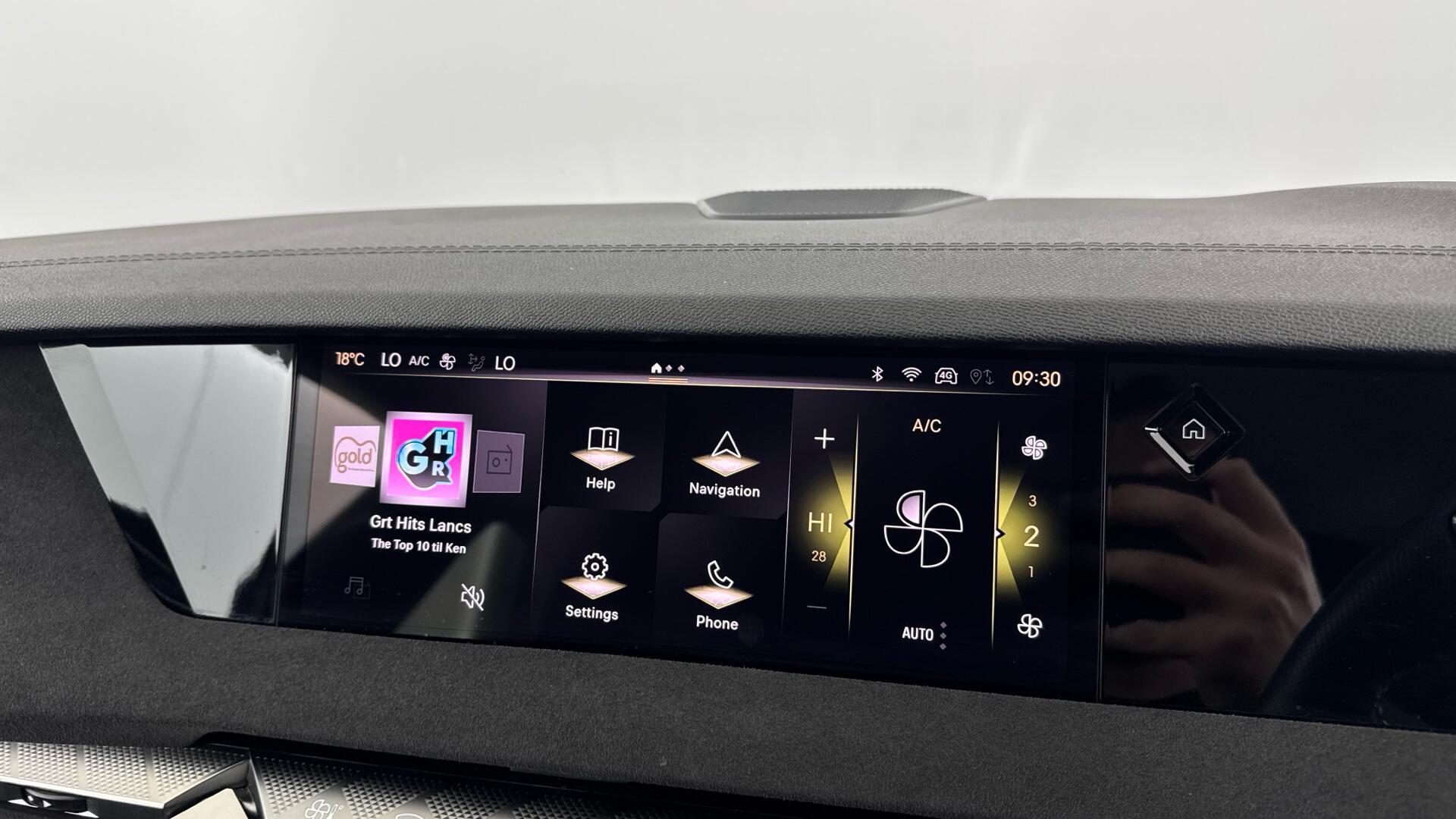 DS Automobiles DS 4 view 12
