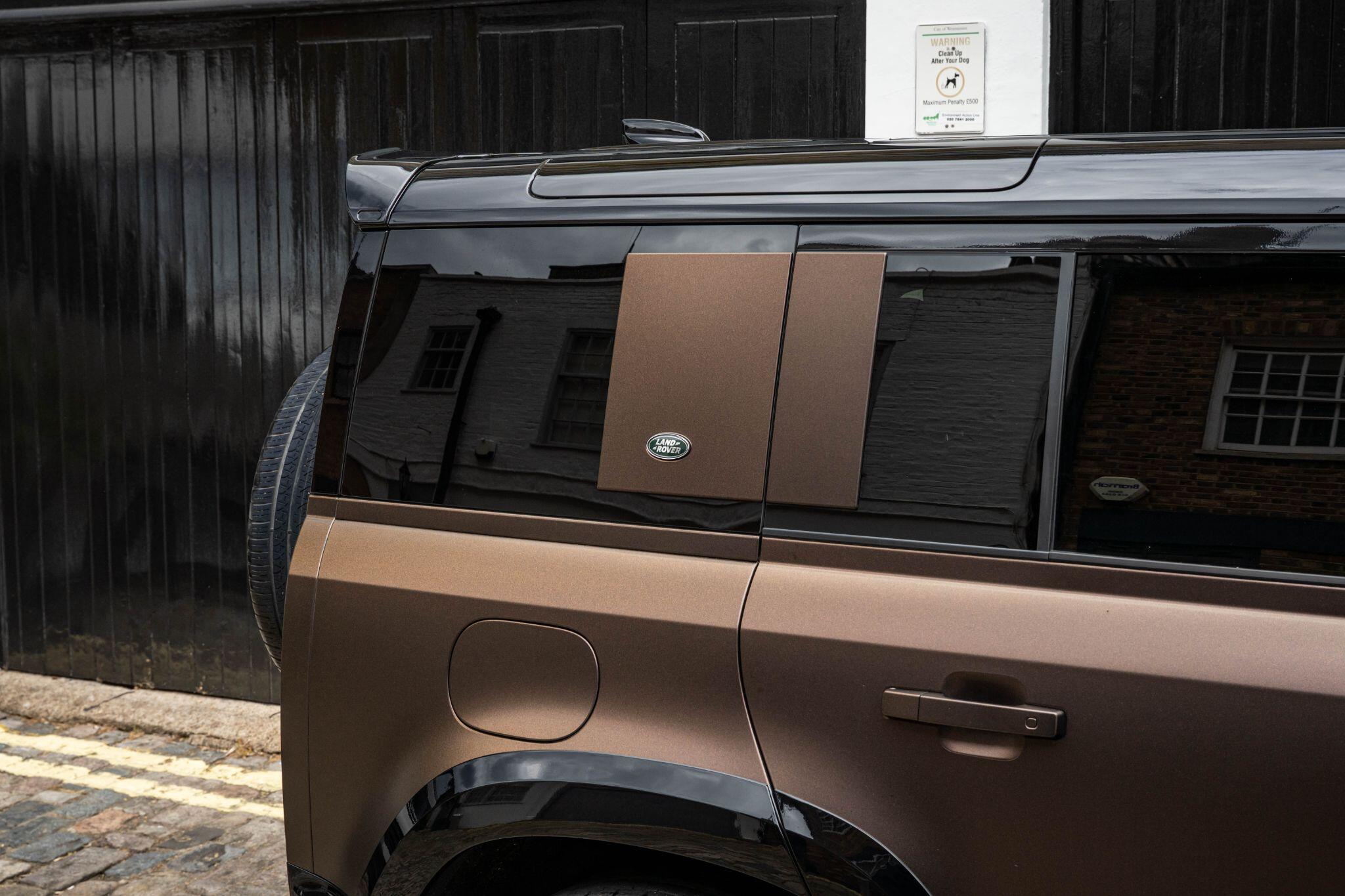 Land Rover Defender view 30