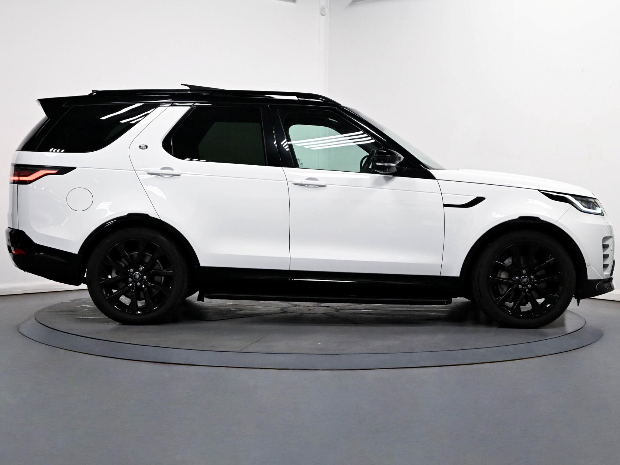 Land Rover Discovery view 24