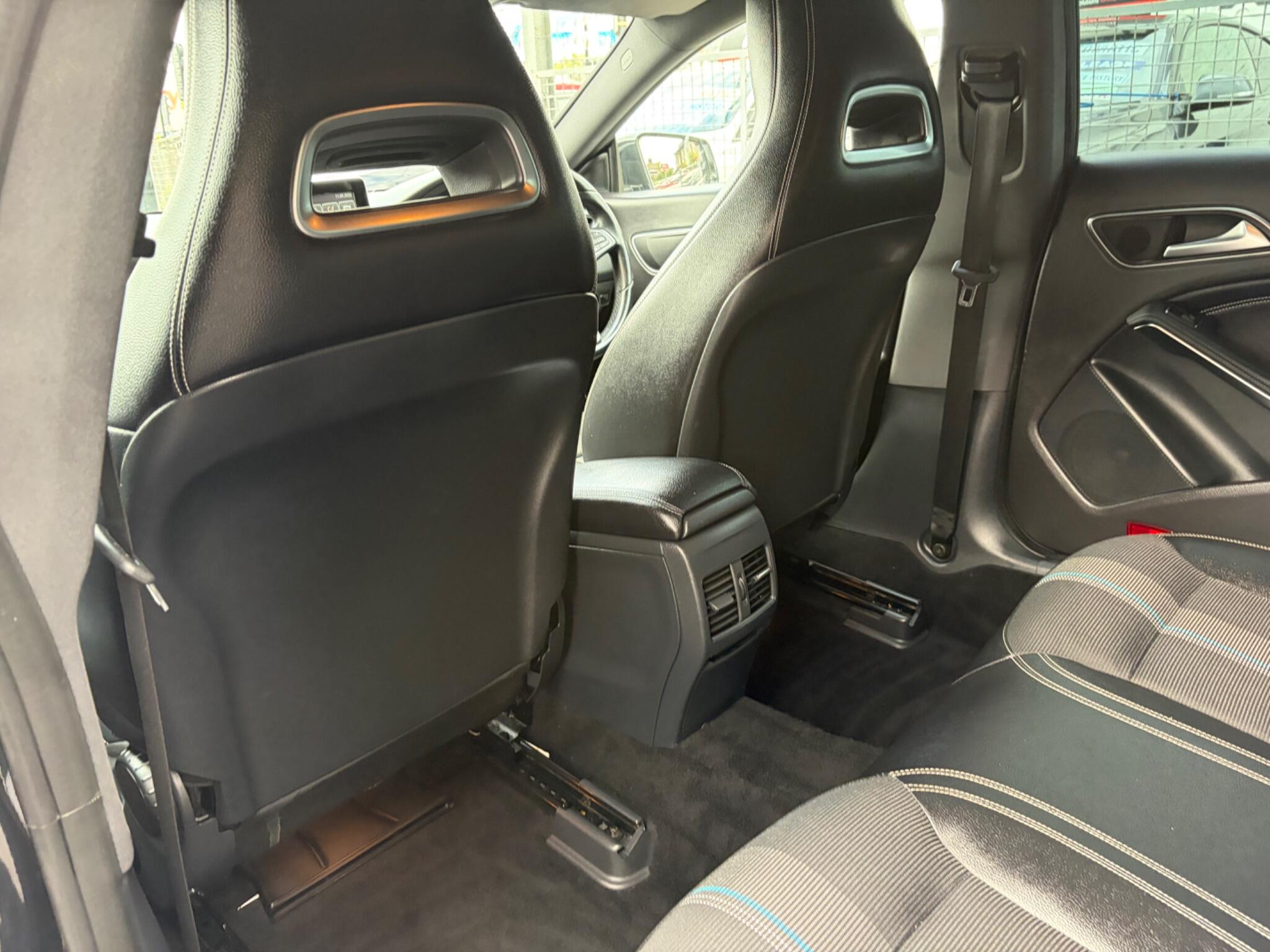 Mercedes-Benz Cla view 70