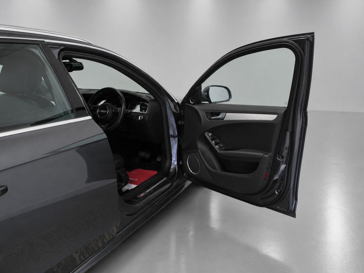 Audi A4 view 25
