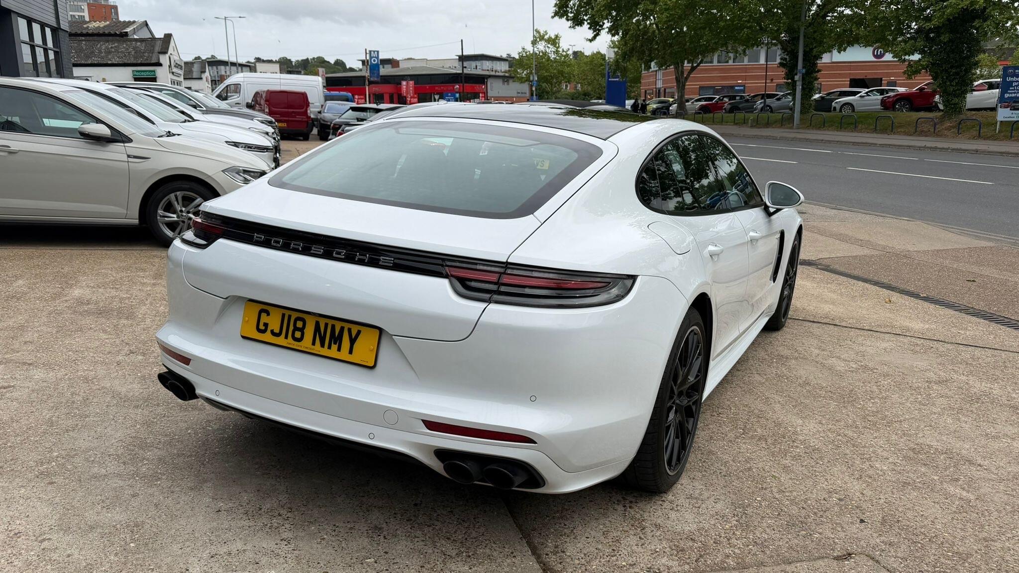 Porsche Panamera view 9