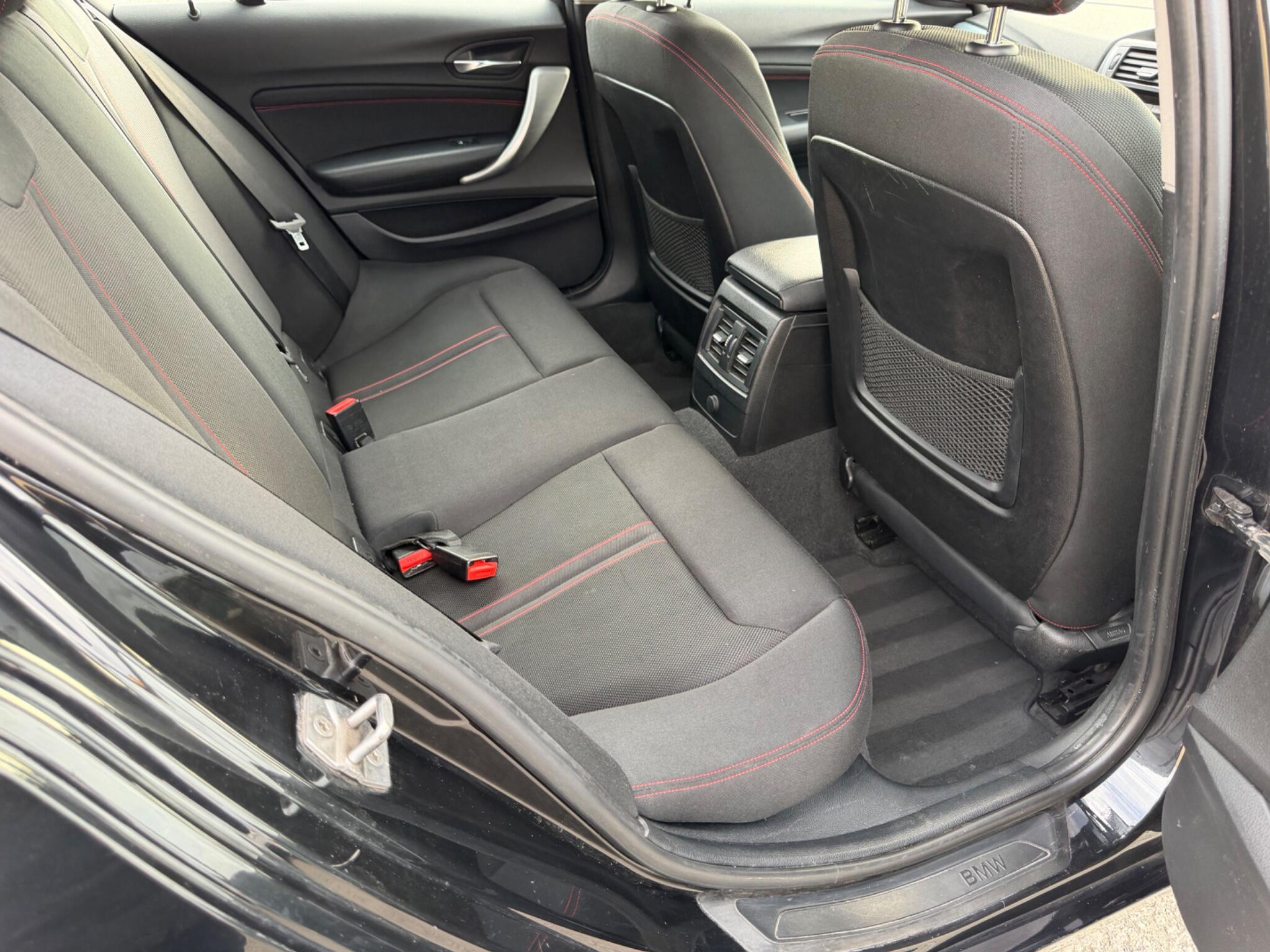 BMW 1 Series view 14