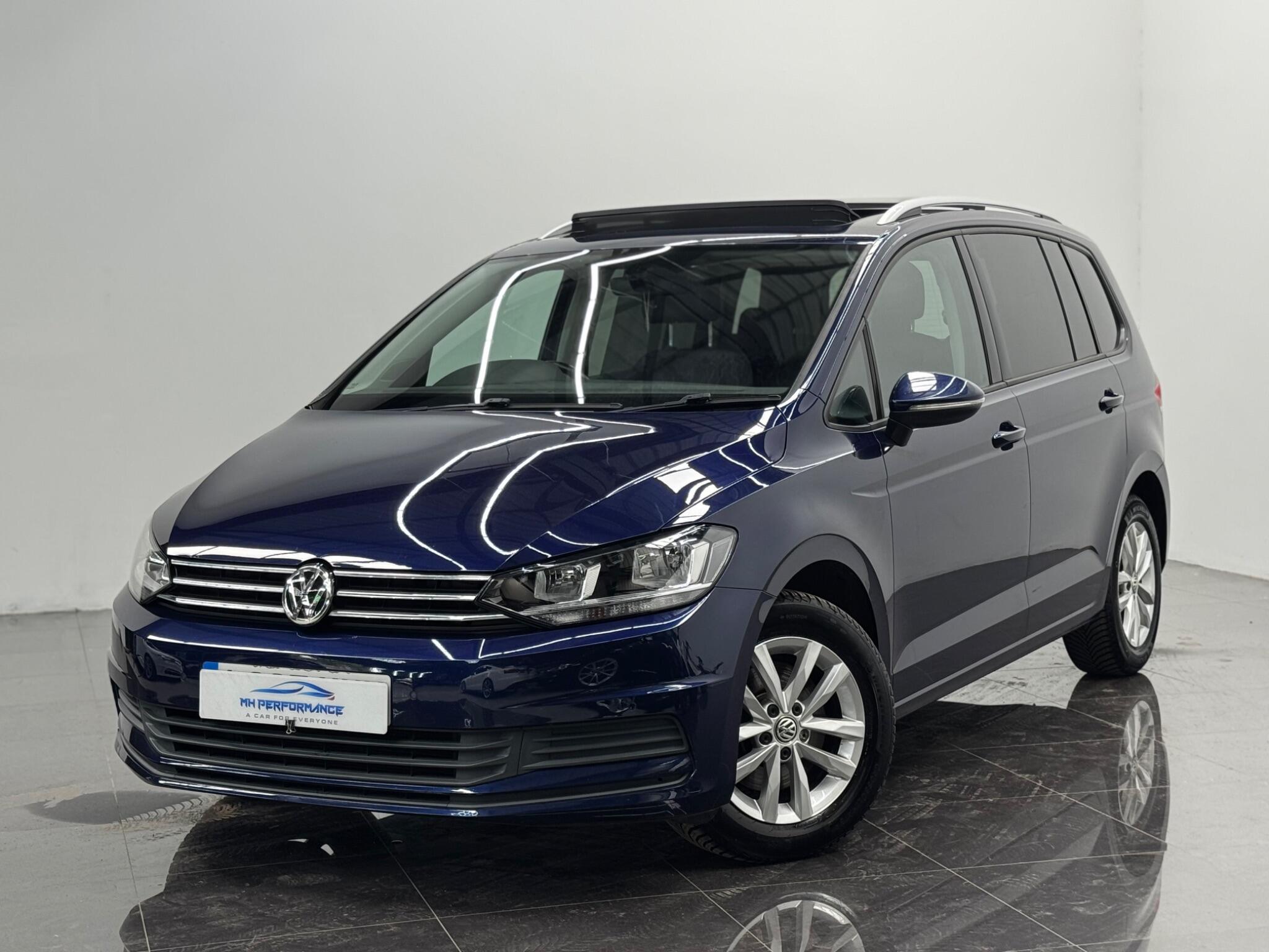 Volkswagen Touran view 24