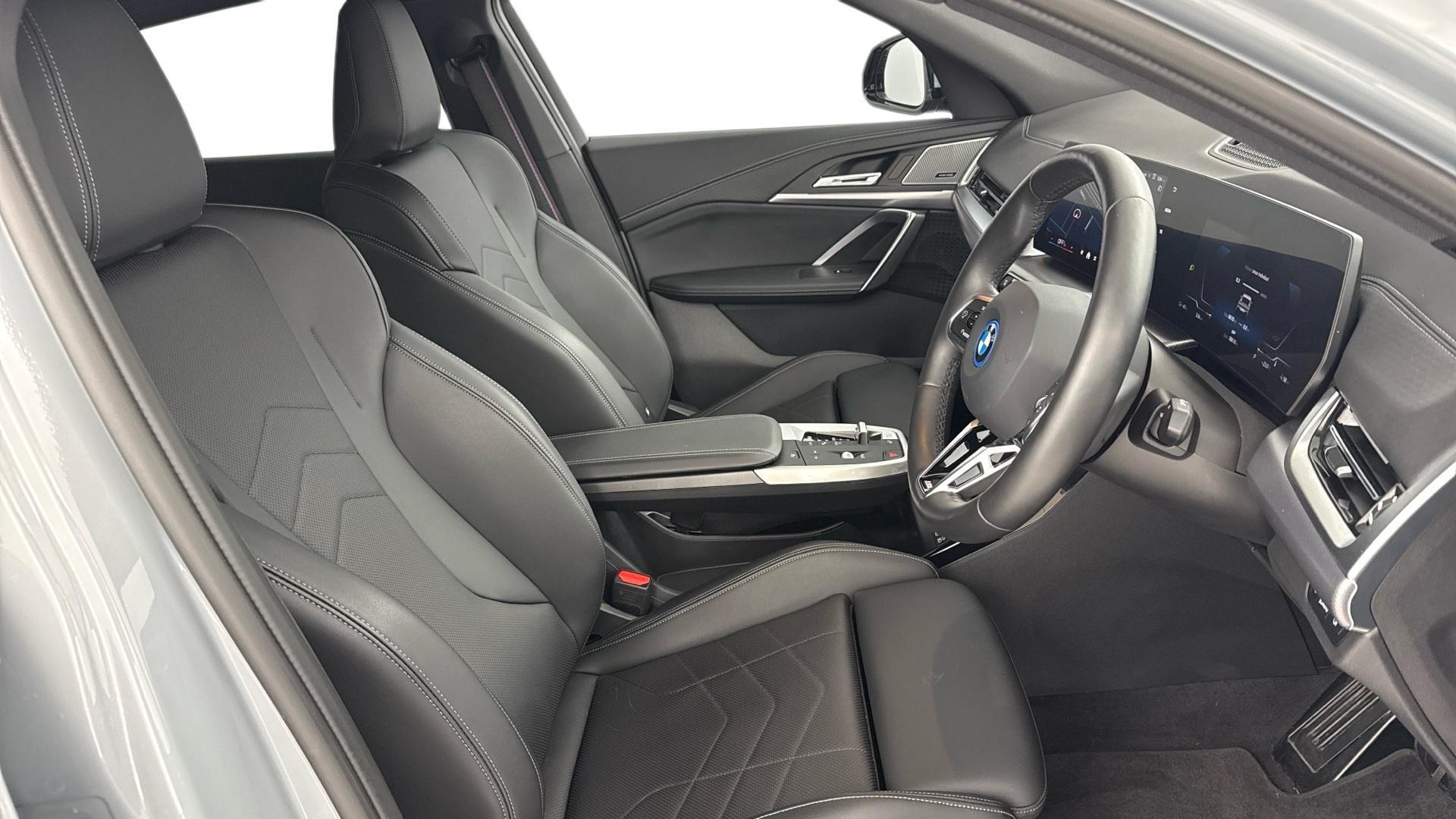 BMW Ix2 view 11