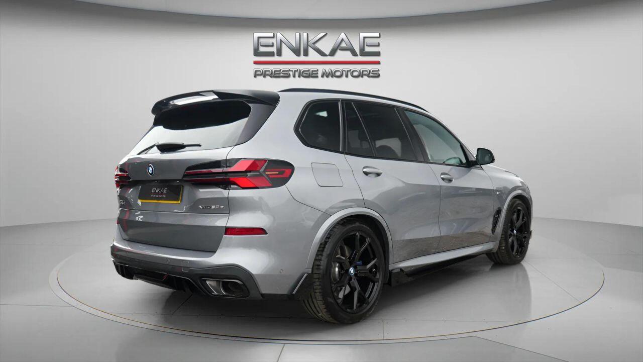BMW X5 view 4