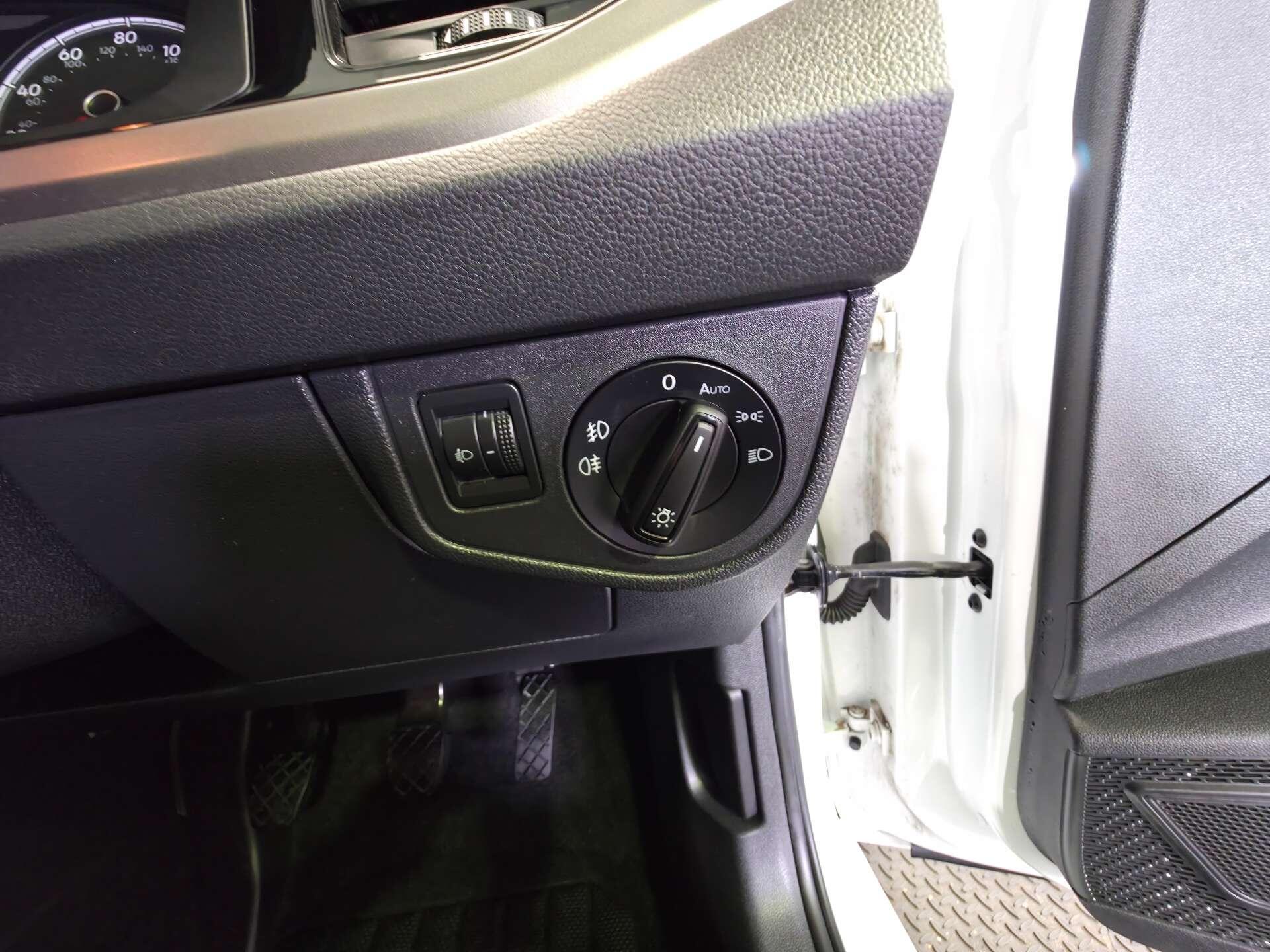 Volkswagen Polo view 17