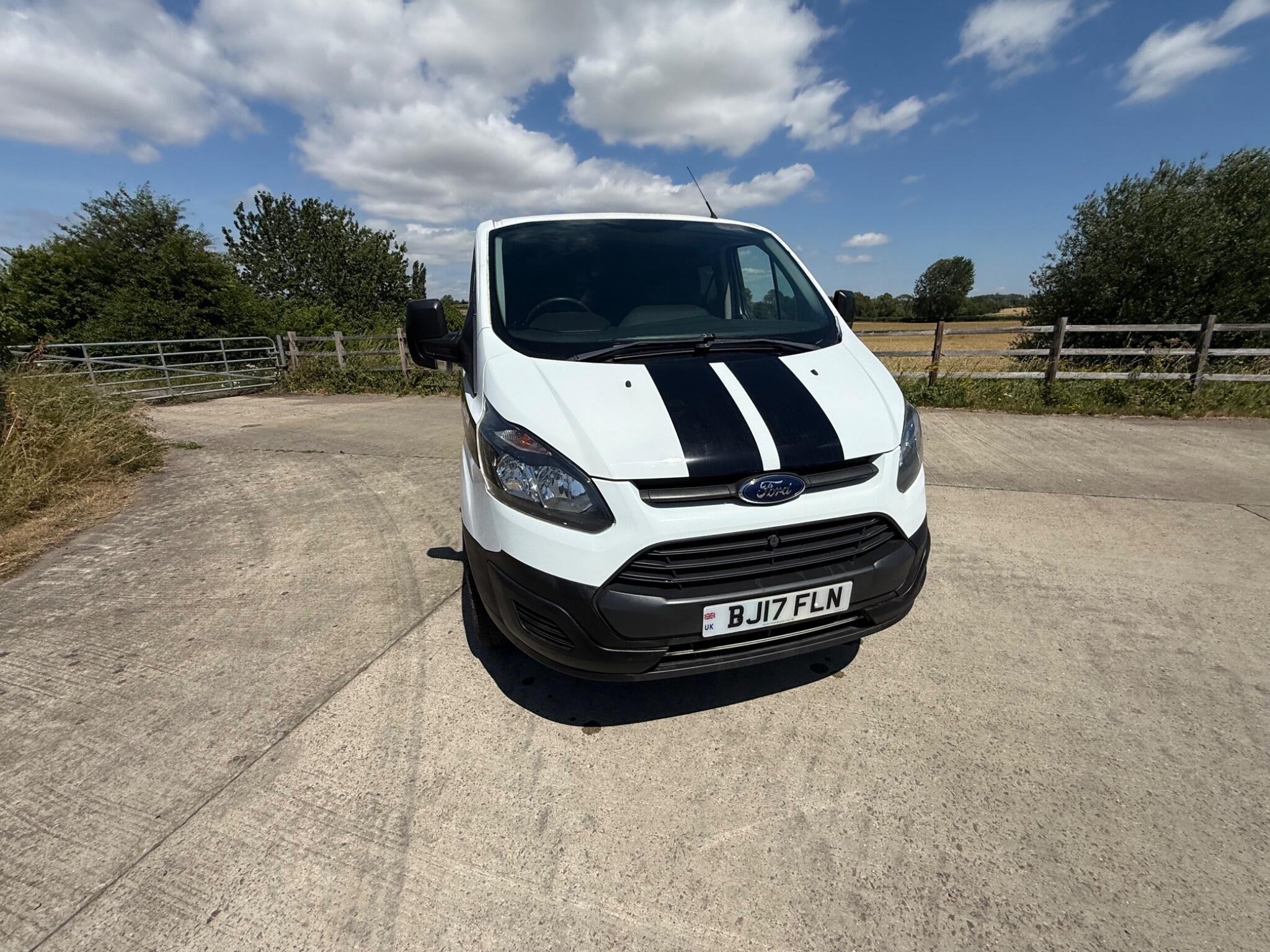 Ford Transit Custom 2.0 TDCi 290 L1 H1 5dr — photo 4 of 84