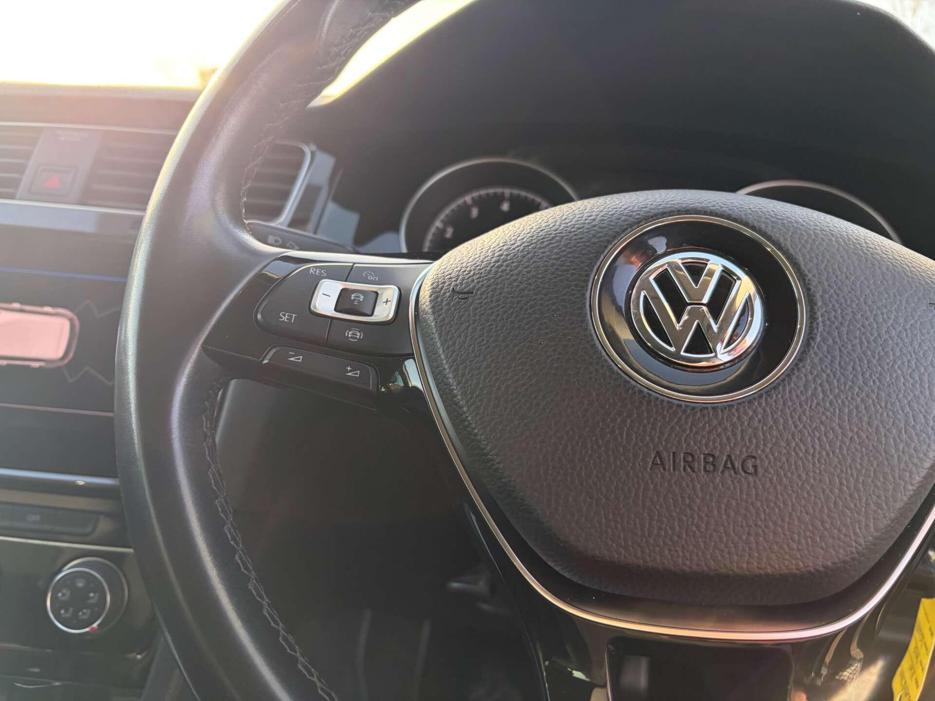 Volkswagen Golf view 41