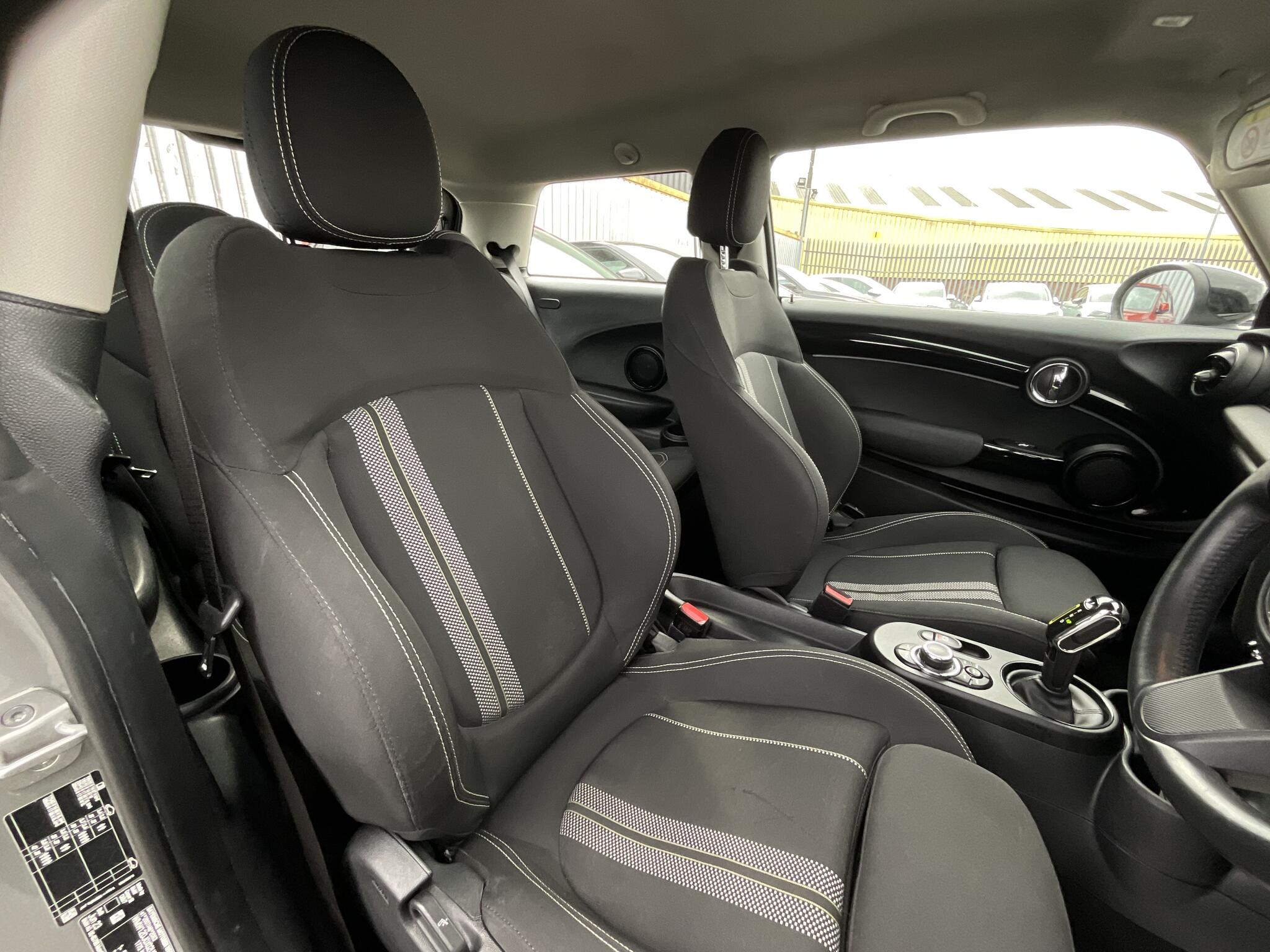 Mini Hatch view 8