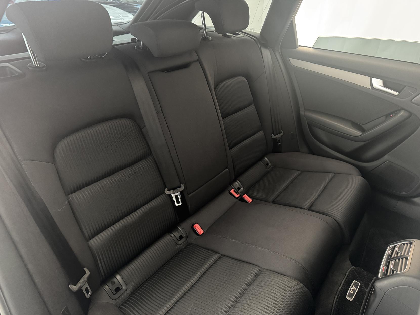 Audi A4 Avant view 55