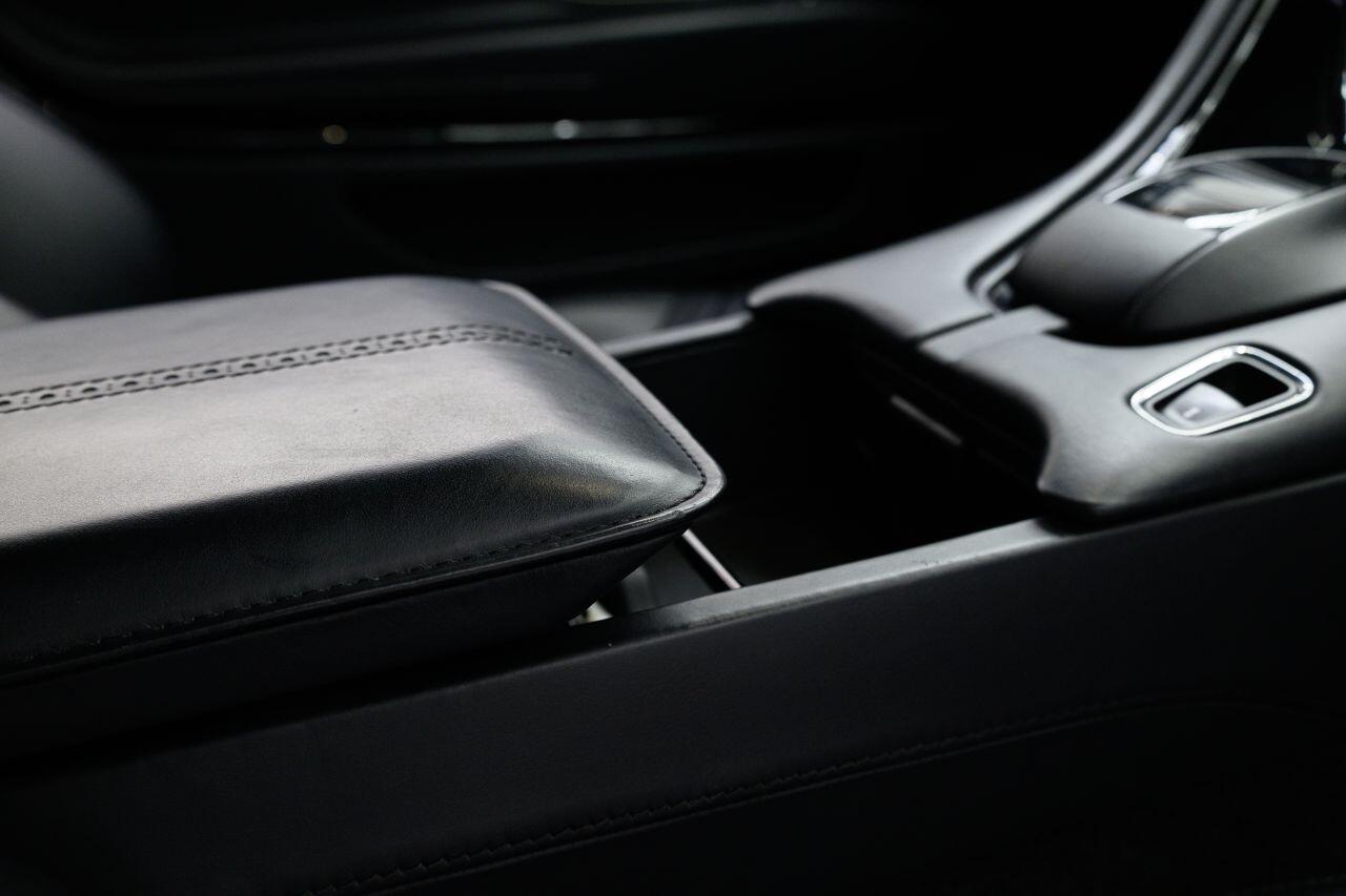 Aston Martin DB11 view 41