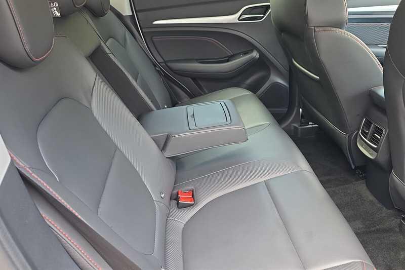 MG ZS view 29
