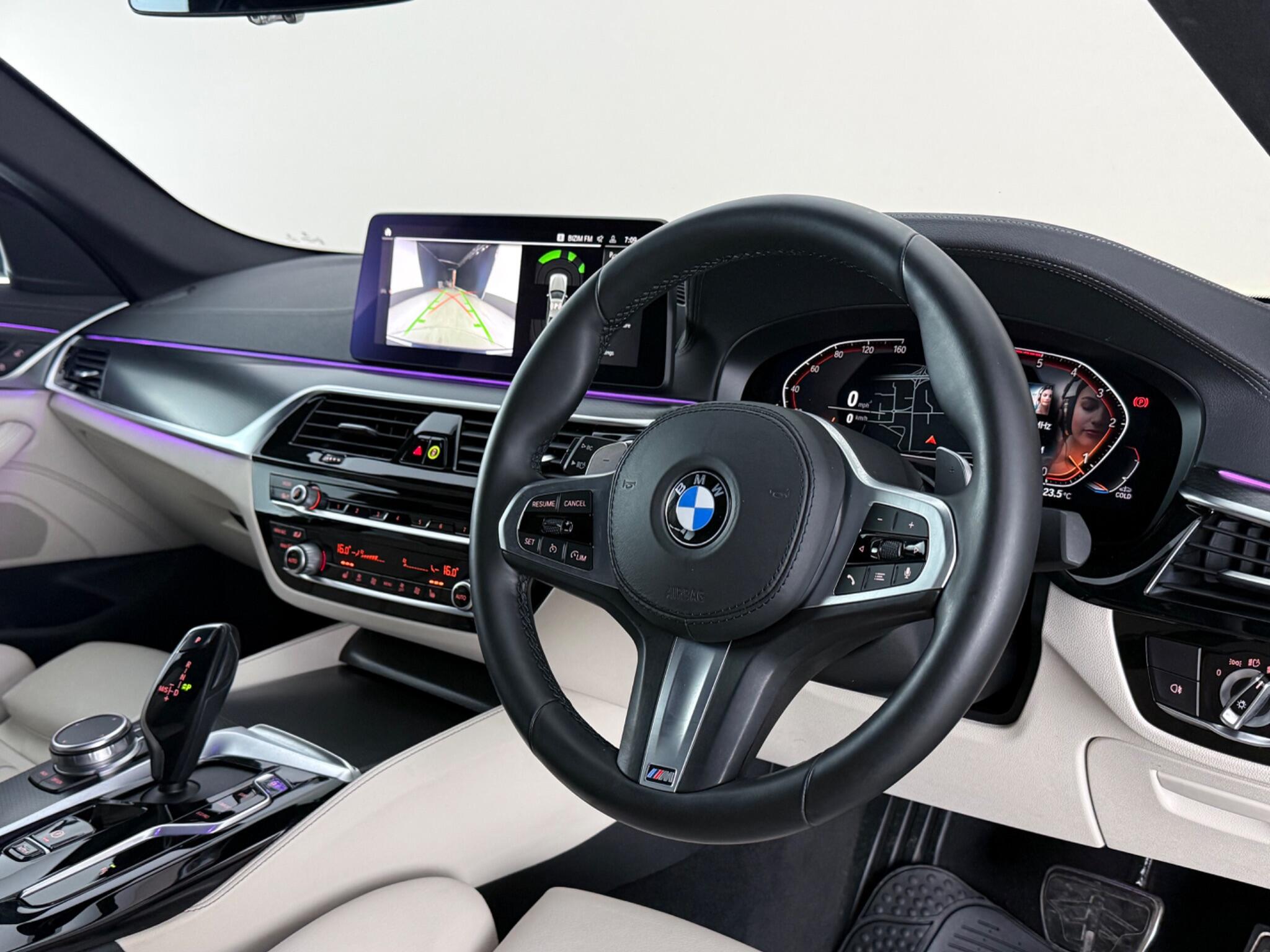 BMW 5 Series view 3