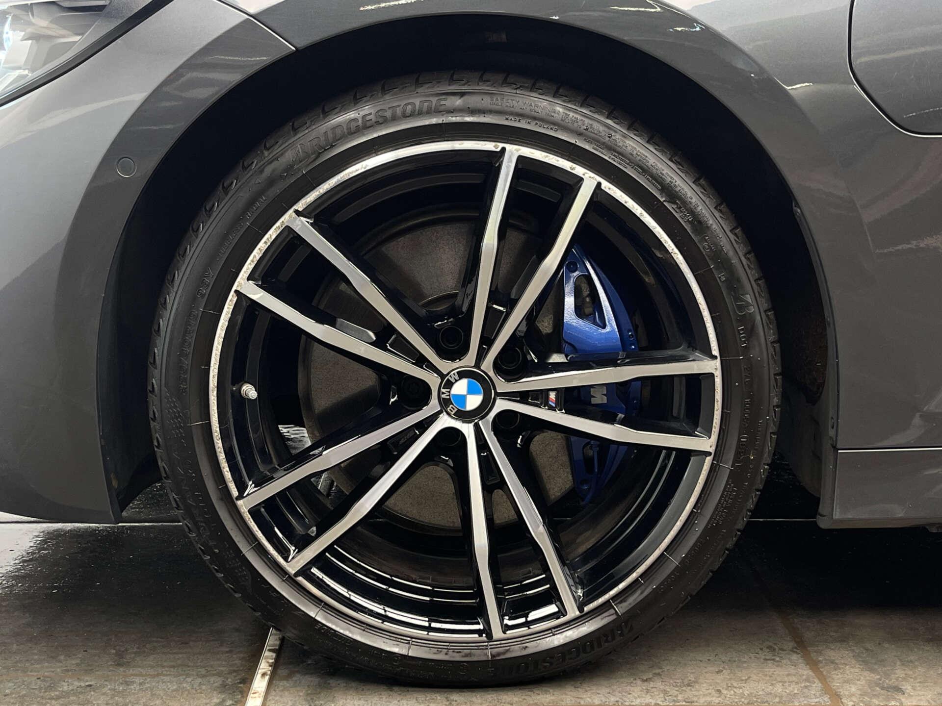 BMW 3 Series view 40