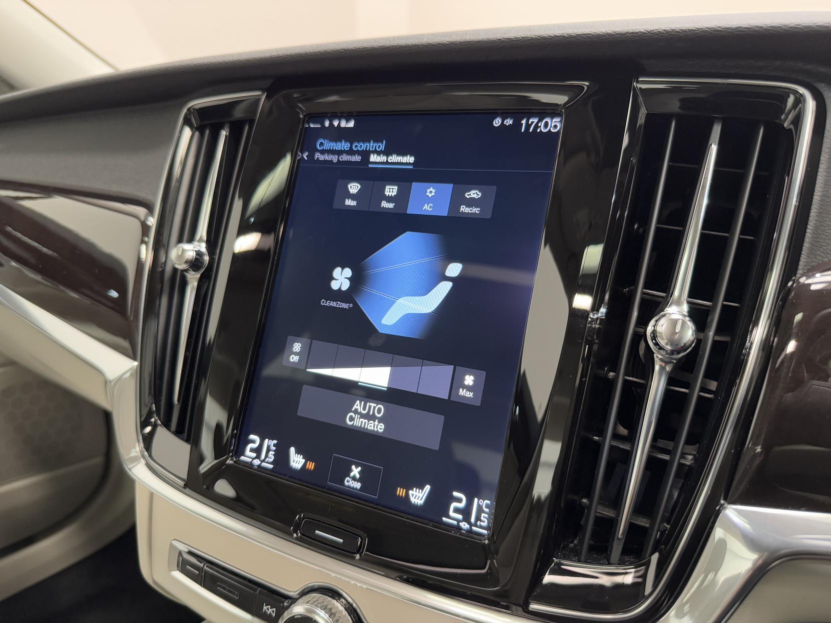 Volvo S90 view 27
