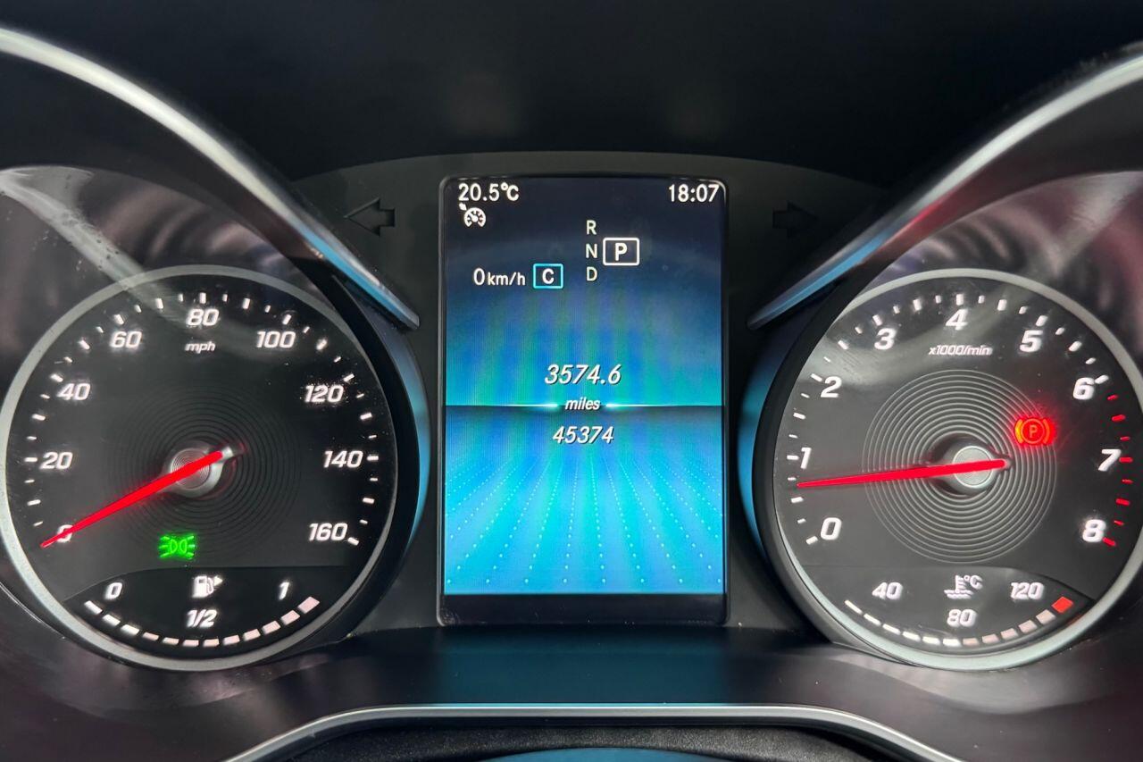 Mercedes-Benz C-Class view 20