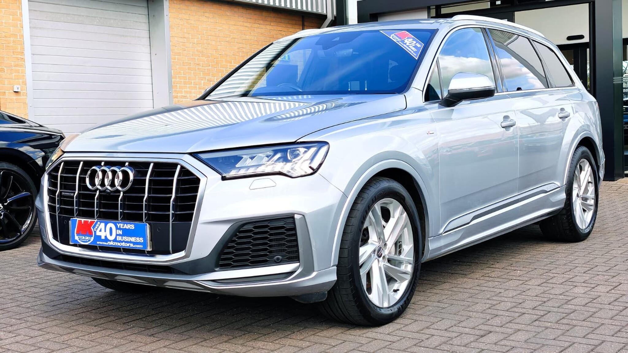 Audi Audi Q7 view 7